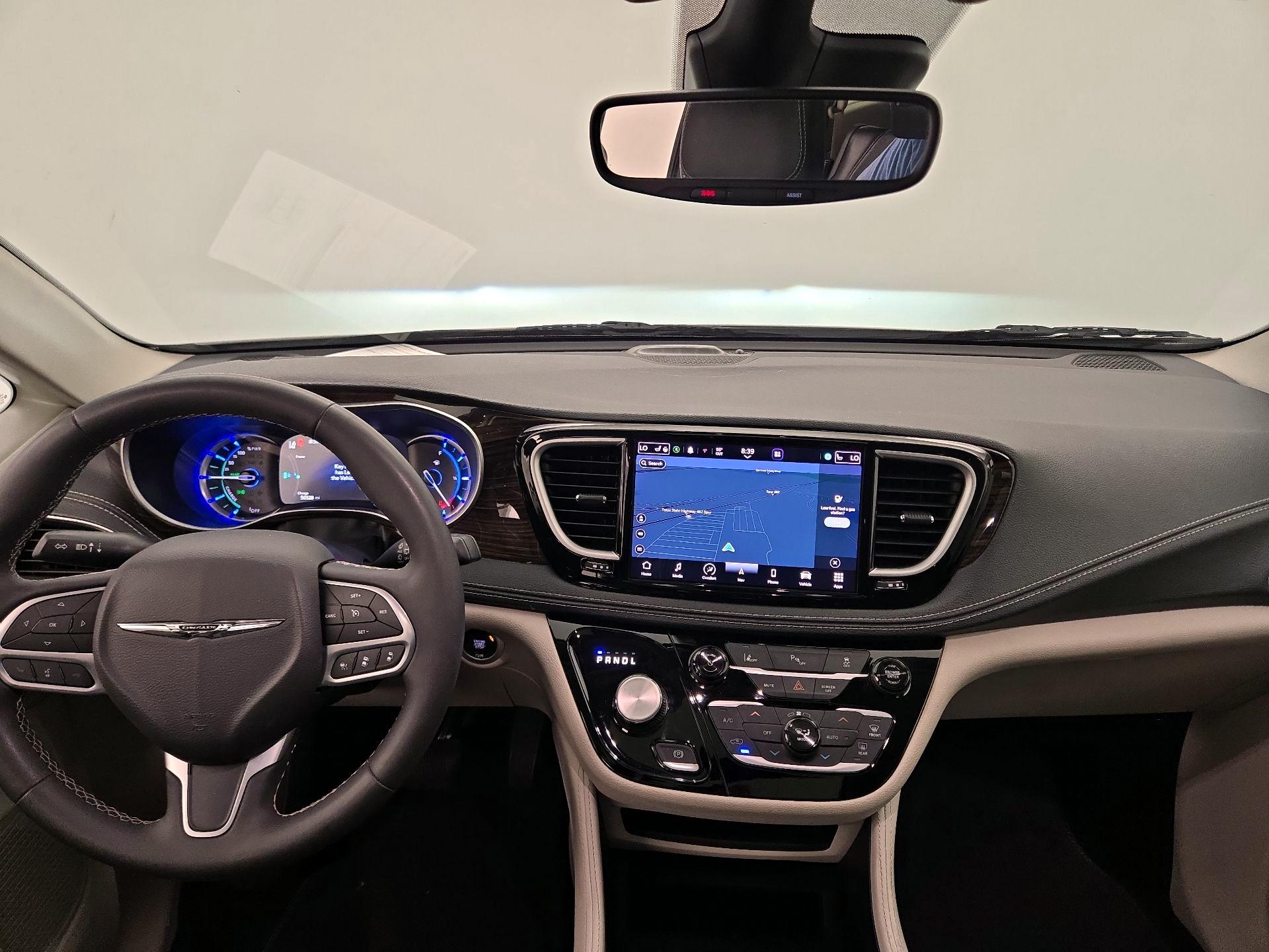 Thumbnail: 2023 Chrysler Pacifica - 9