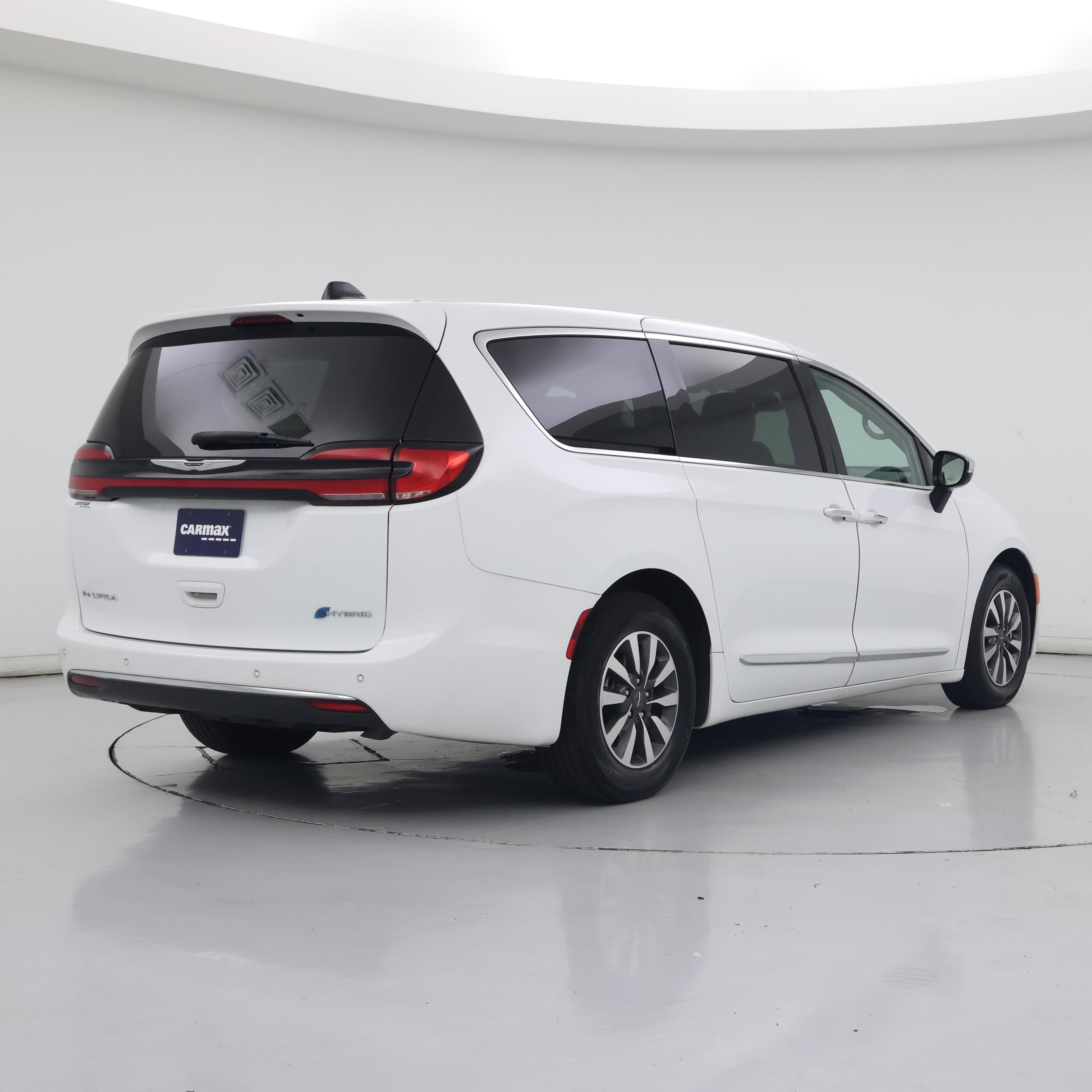 Thumbnail: 2023 Chrysler Pacifica - 8