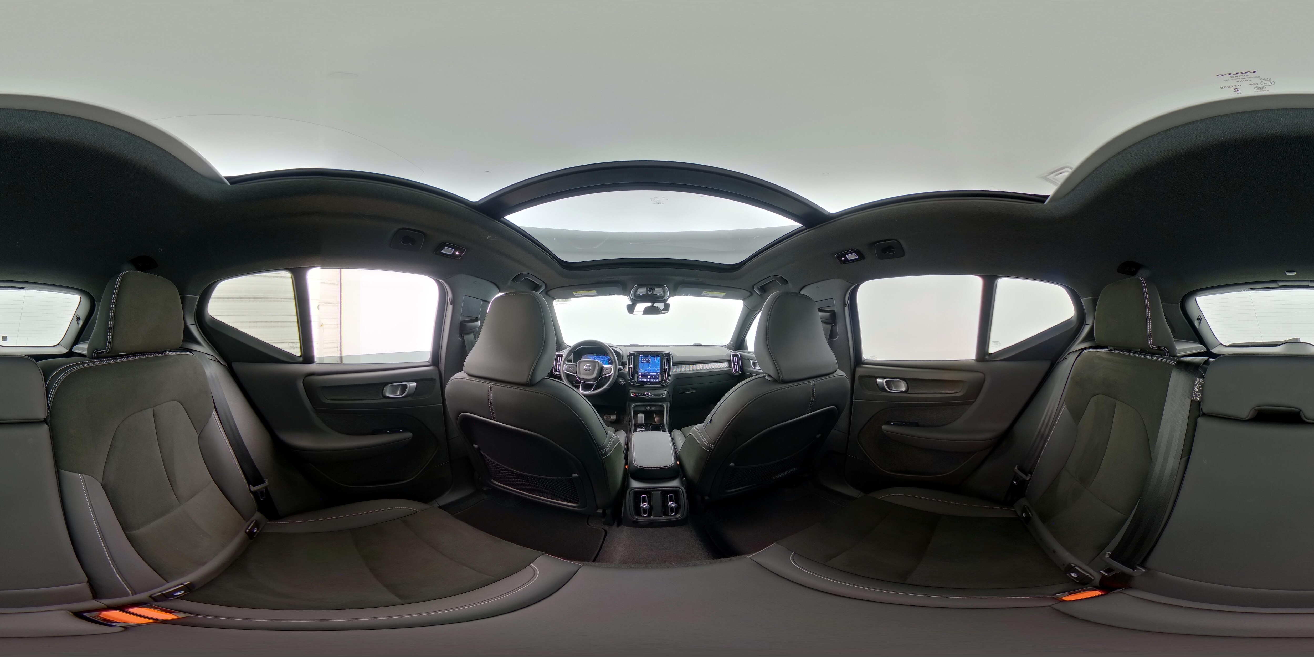 2025 Volvo XC40 Plus - Photo 27