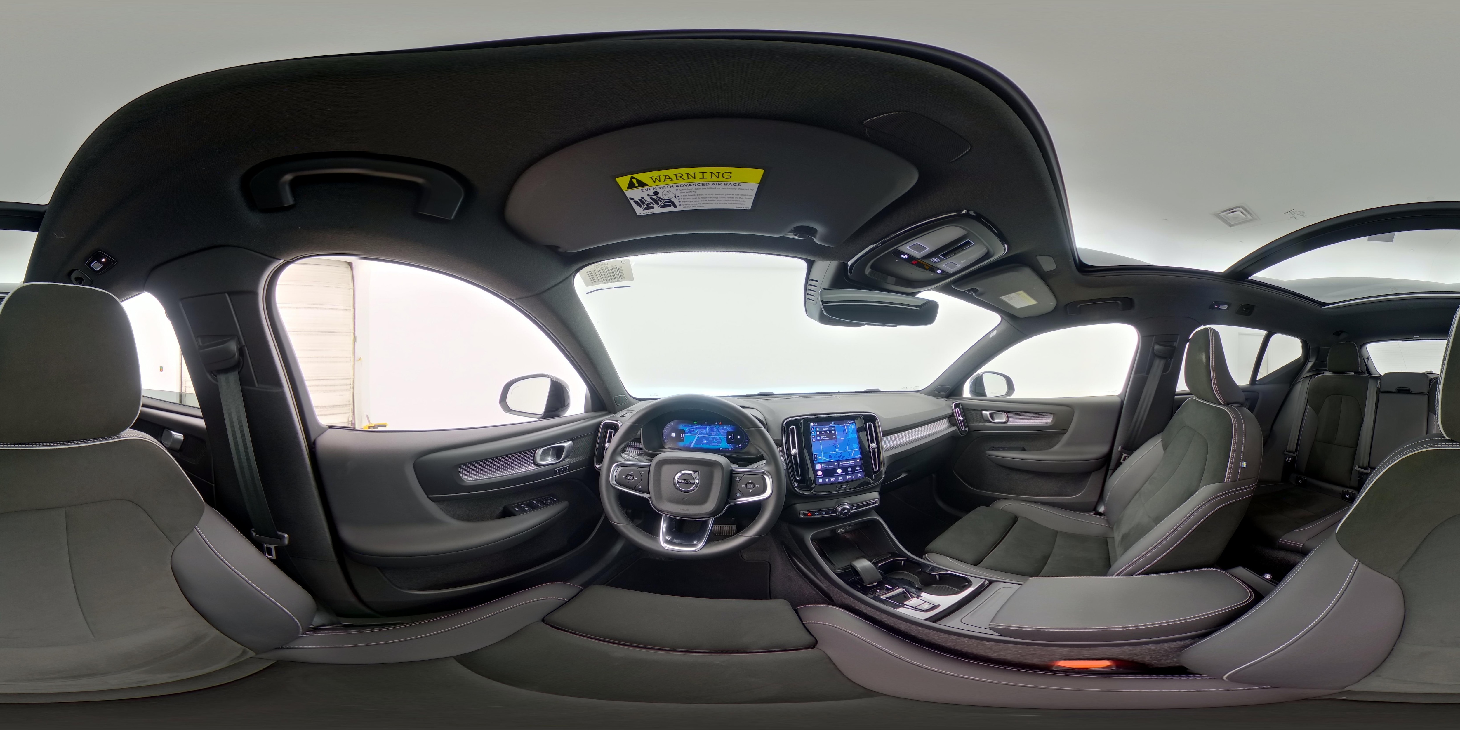 2025 Volvo XC40 Plus - Photo 28