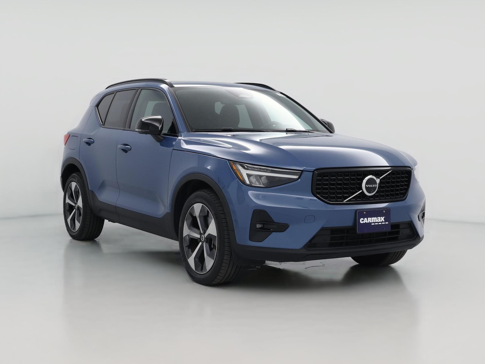 2025 Volvo XC40 Plus - Photo 1
