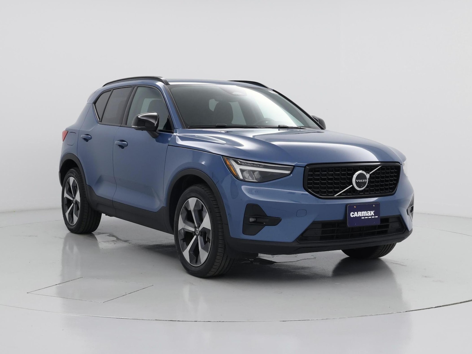 2025 Volvo XC40 Plus - Photo 2