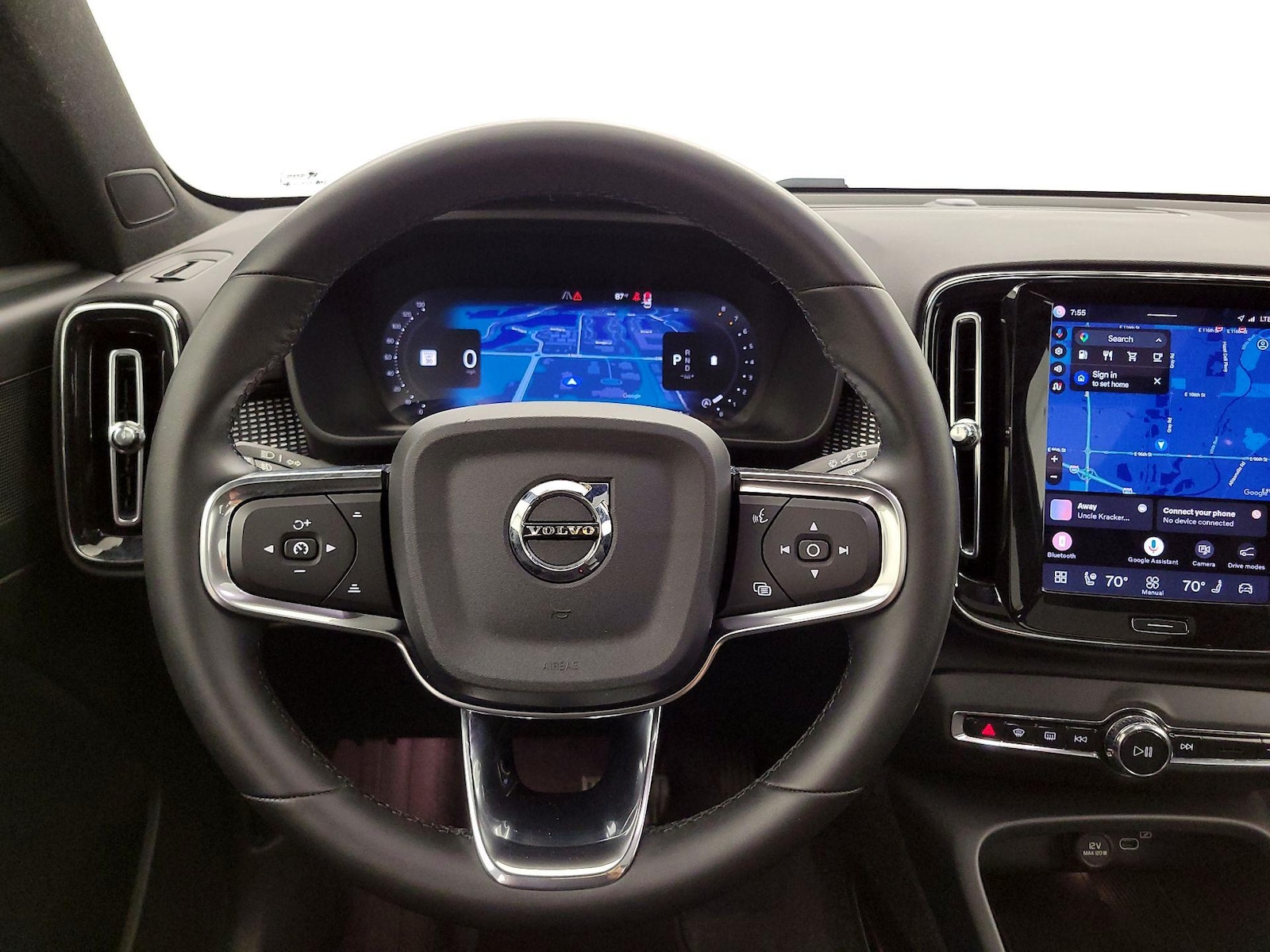 2025 Volvo XC40 Plus - Photo 11