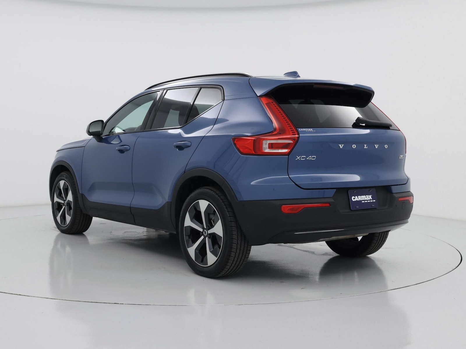 2025 Volvo XC40 Plus - Photo 3
