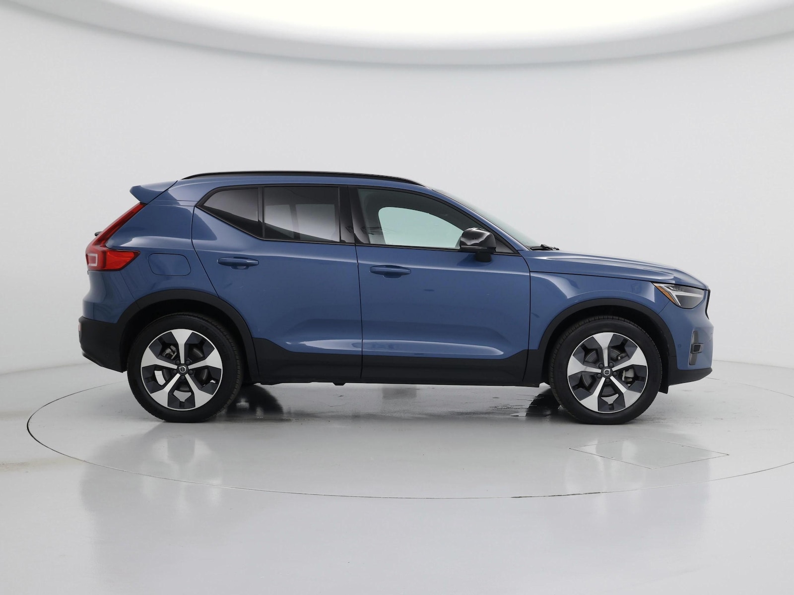2025 Volvo XC40 Plus - Photo 8