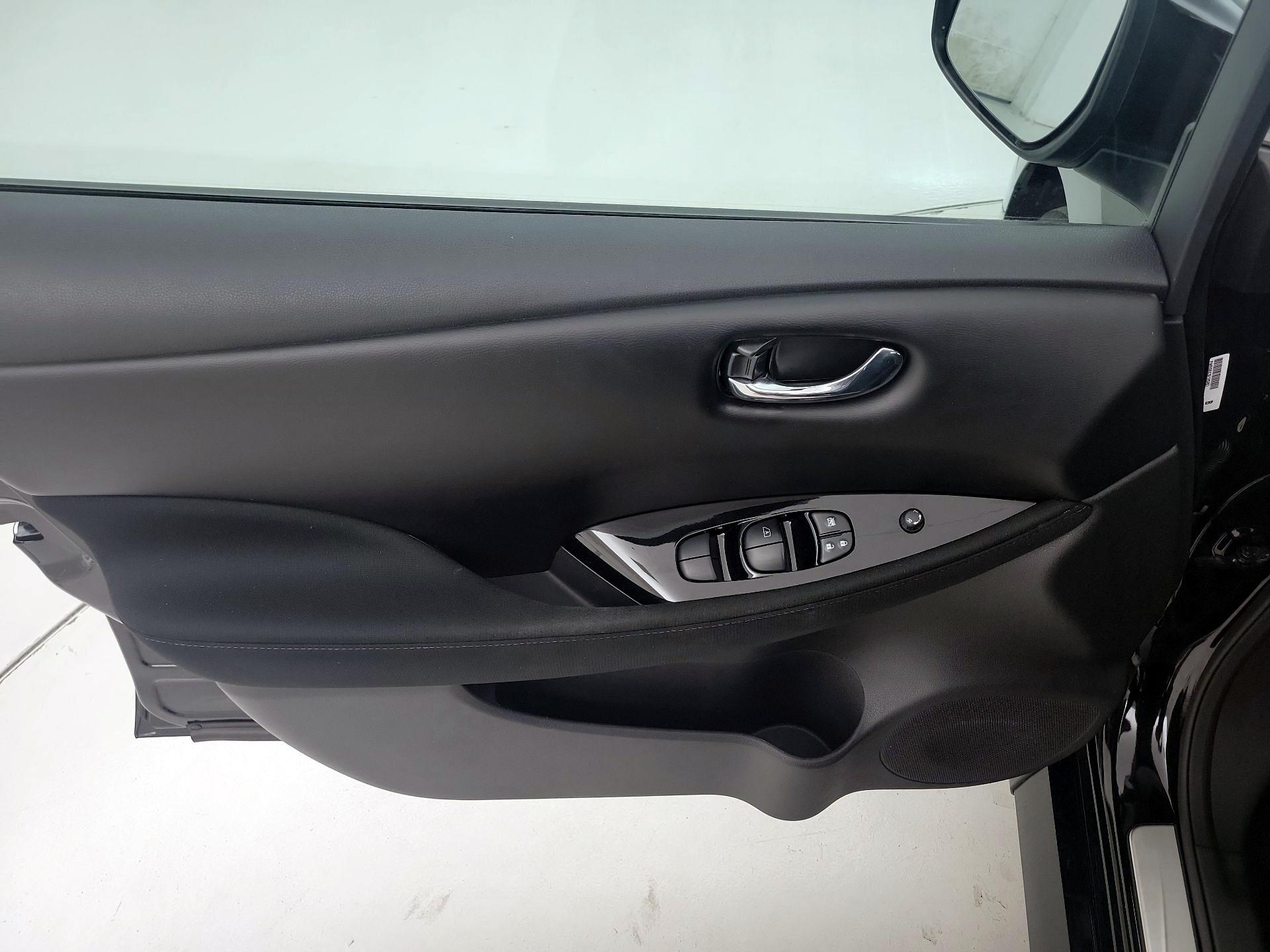 Thumbnail: 2024 Nissan Leaf - 12