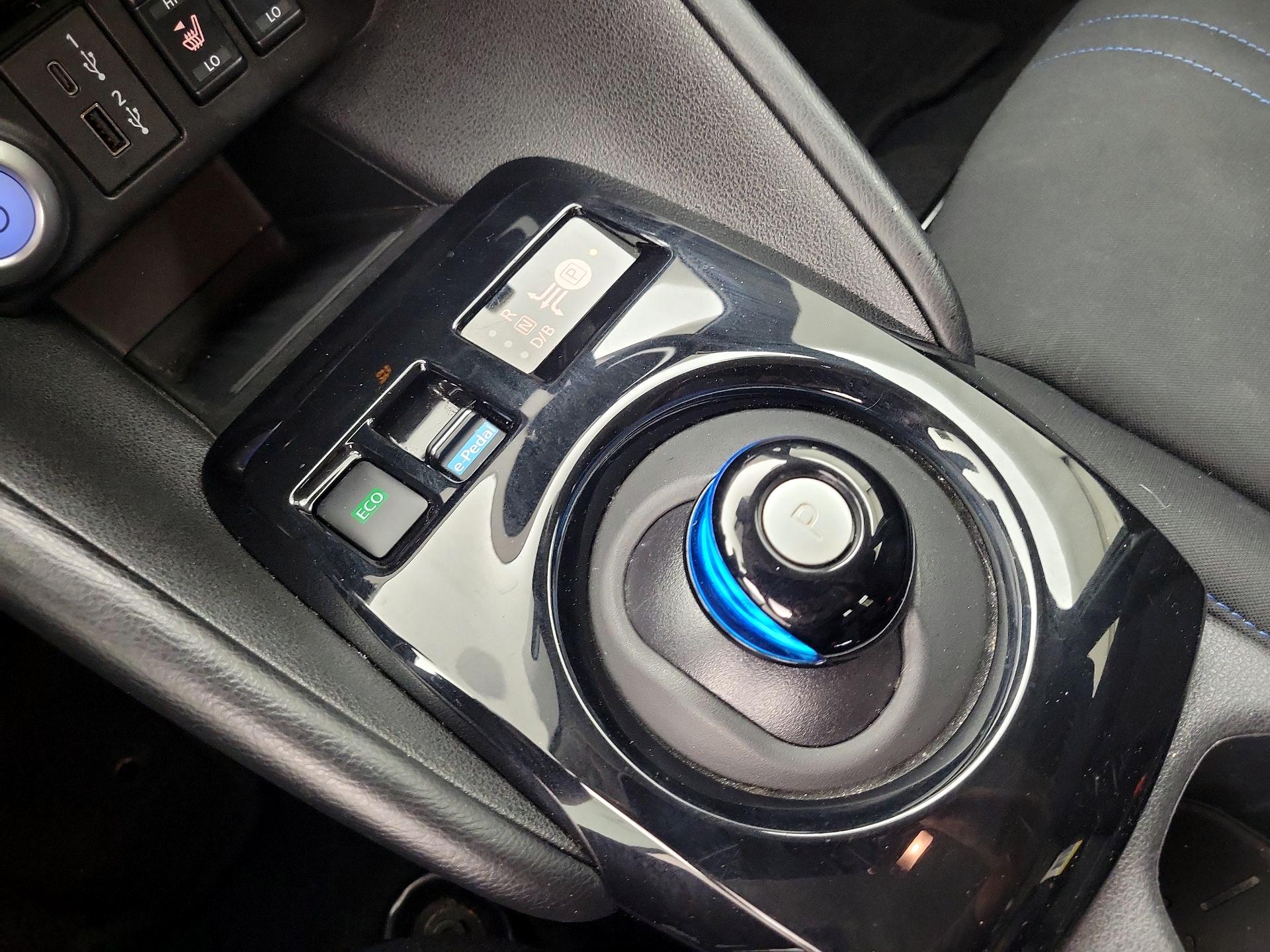 Thumbnail: 2024 Nissan Leaf - 17