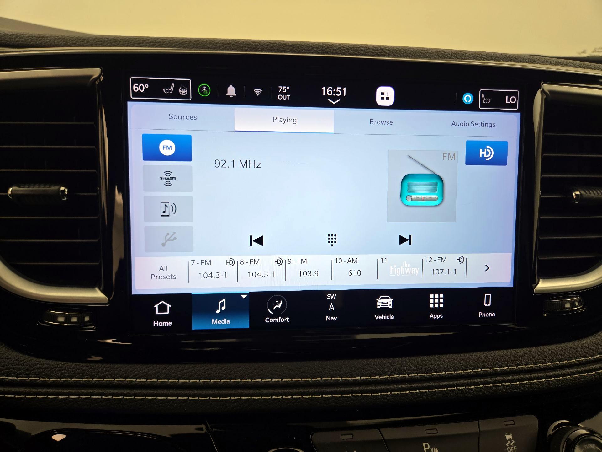 Thumbnail: 2023 Chrysler Pacifica - 16
