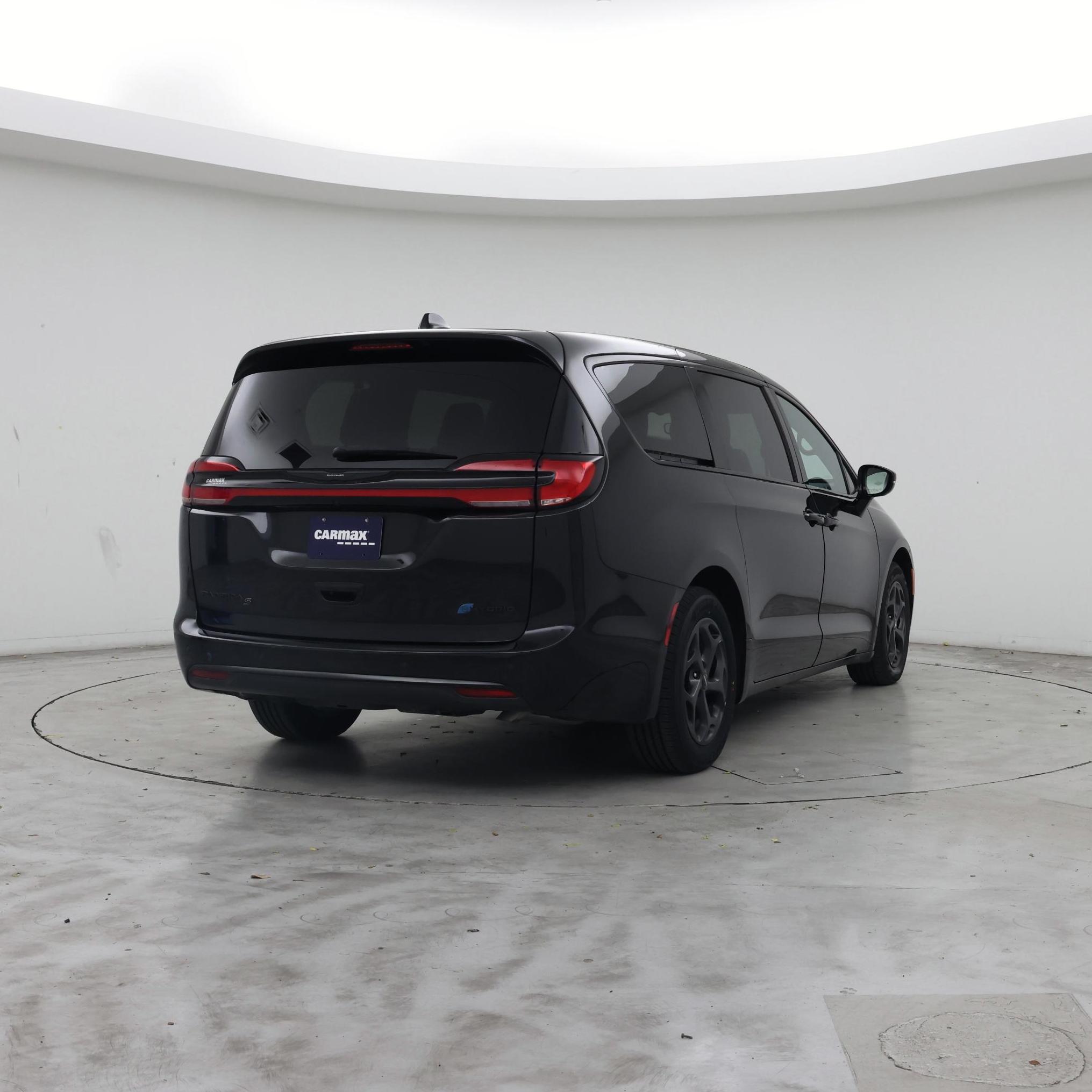 Thumbnail: 2023 Chrysler Pacifica - 8