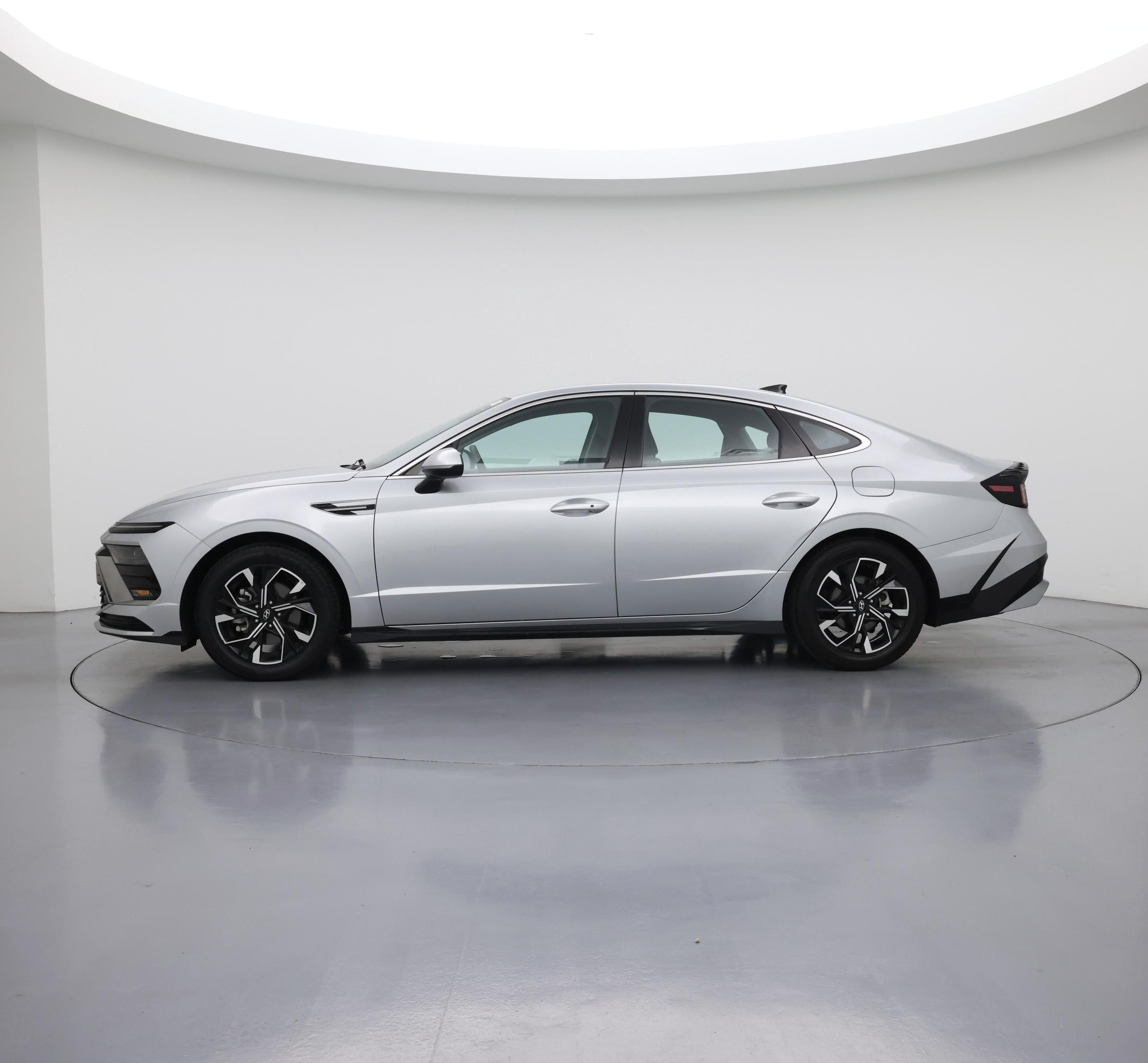 Thumbnail: 2024 Hyundai Sonata - 3