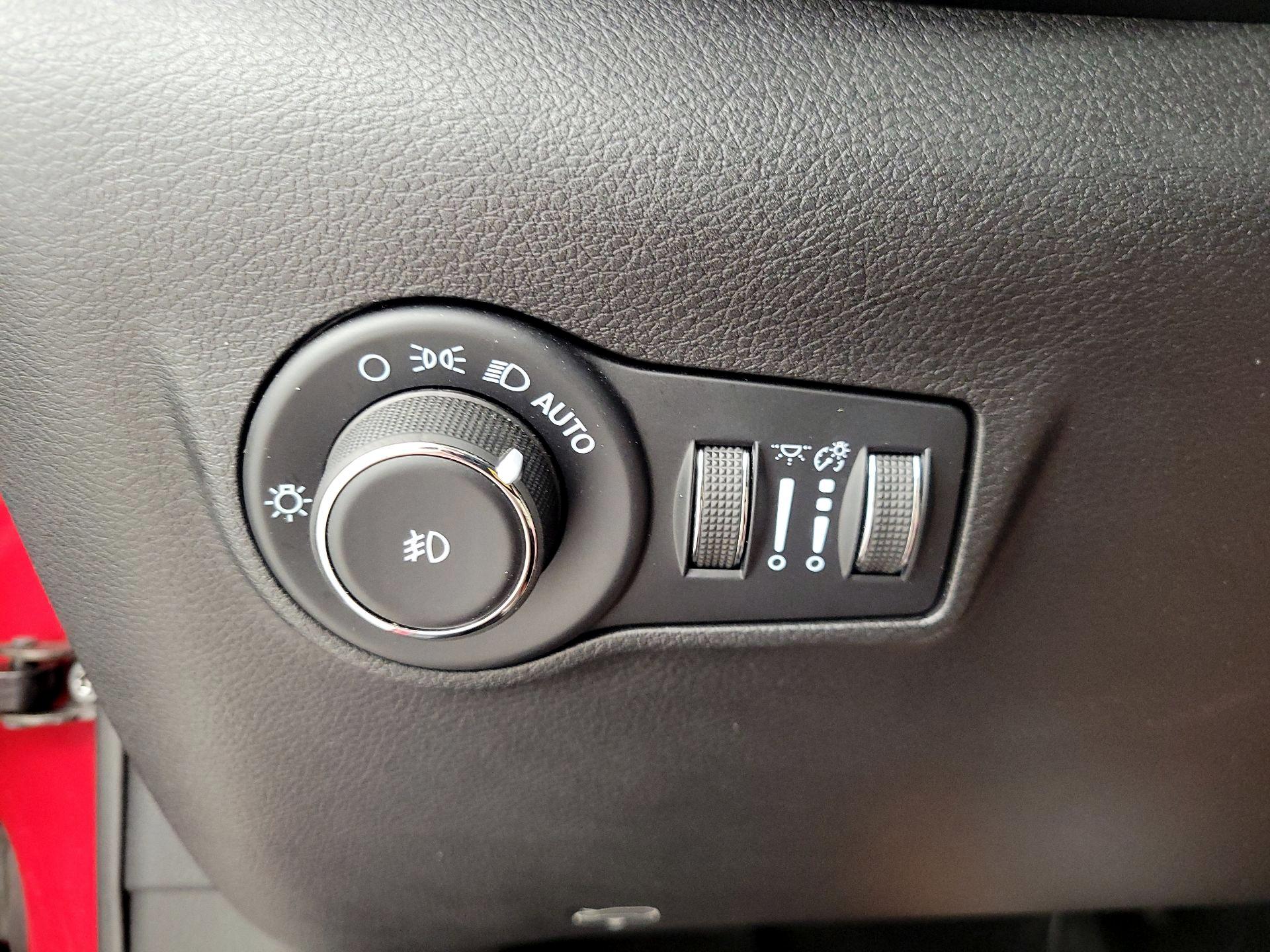 Thumbnail: 2022 Jeep Compass - 13