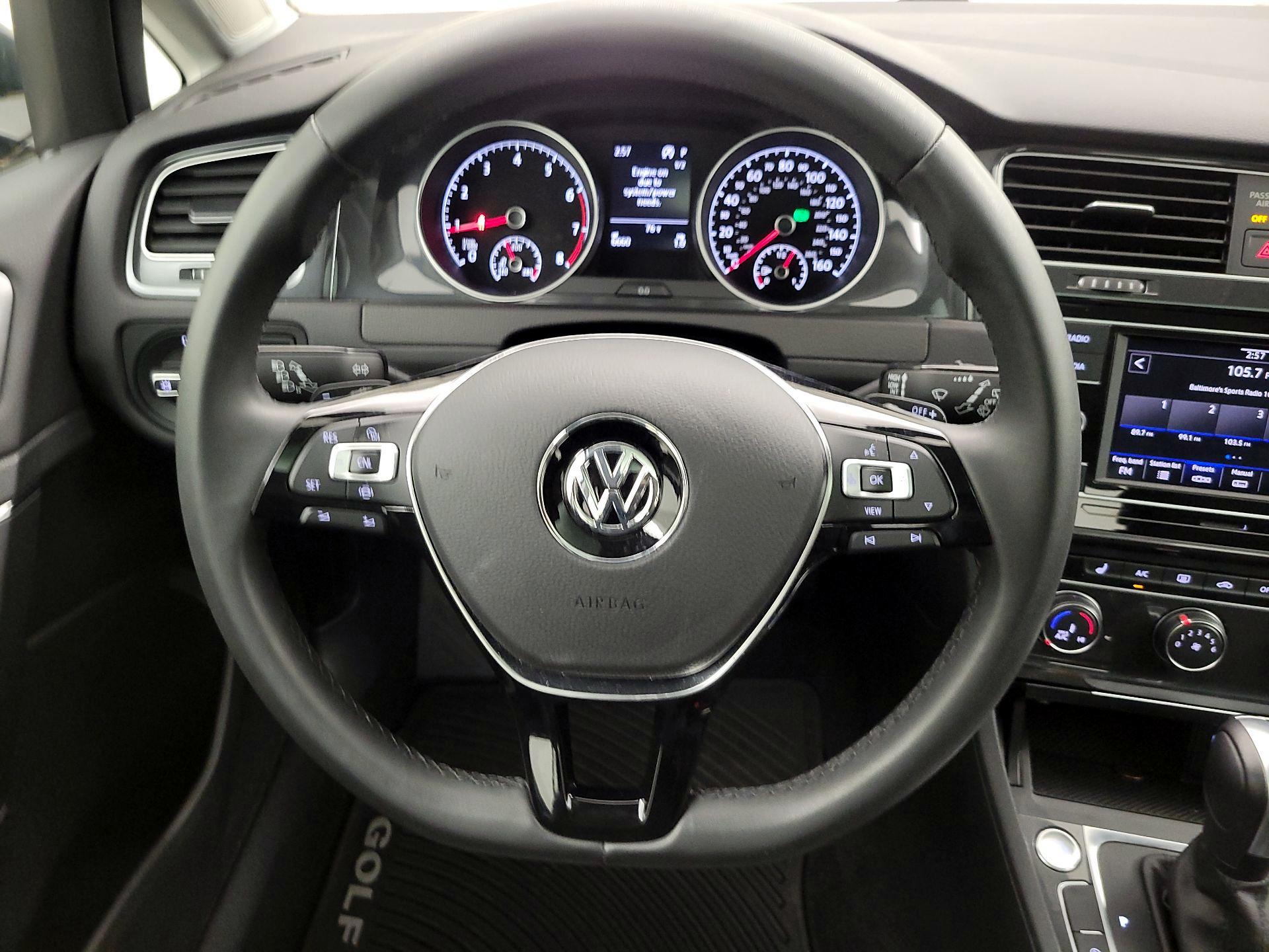 Thumbnail: 2020 Volkswagen Golf - 10