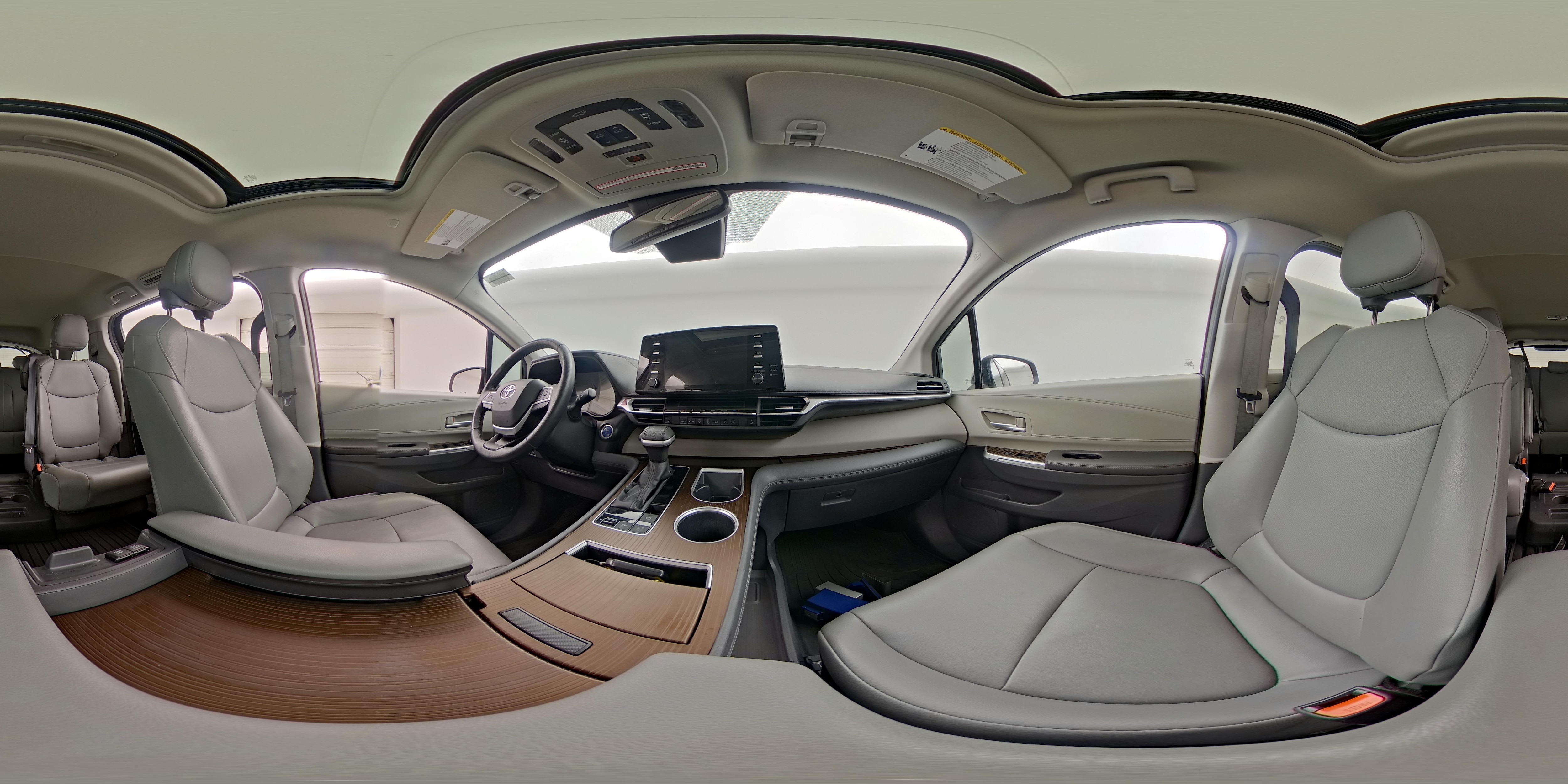 2022 Toyota Sienna XLE - Photo 27
