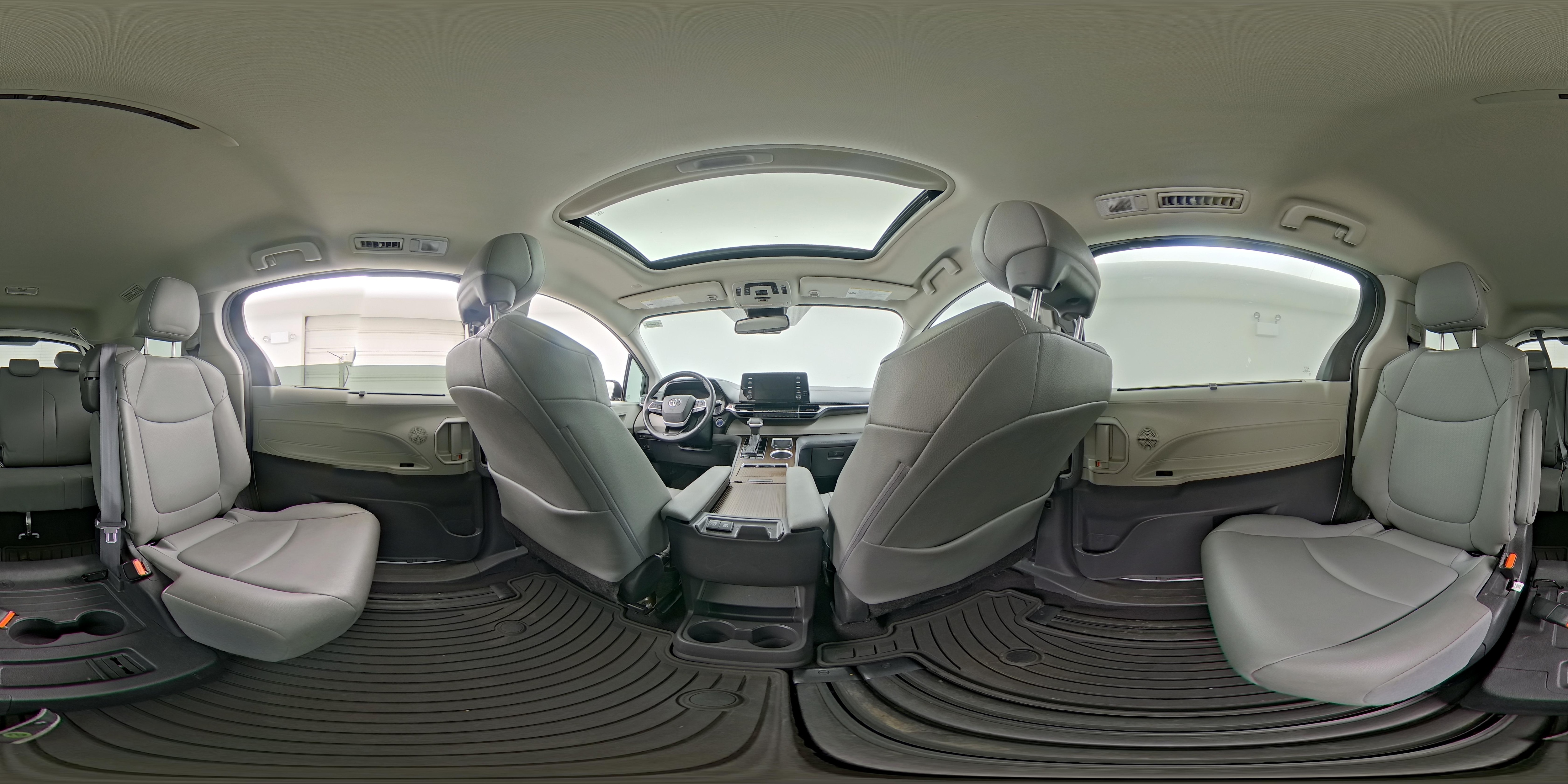 2022 Toyota Sienna XLE - Photo 28