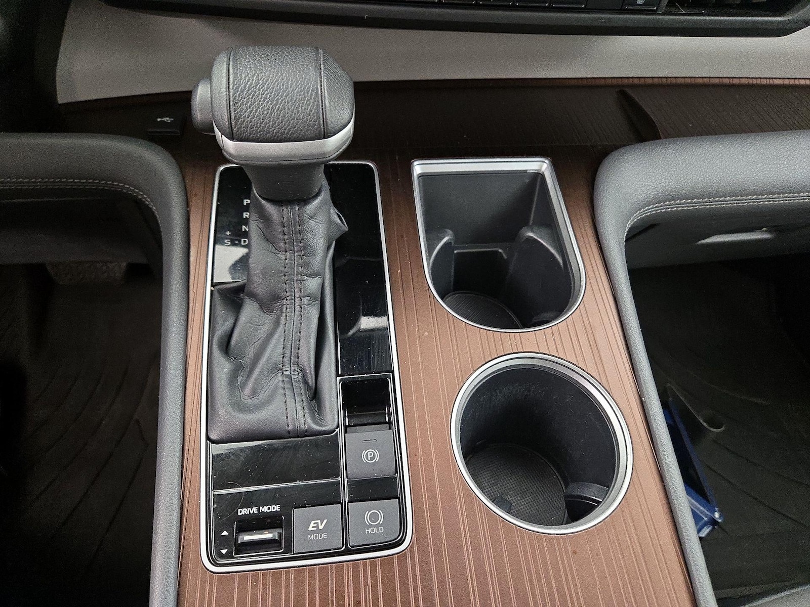 2022 Toyota Sienna XLE - Photo 18