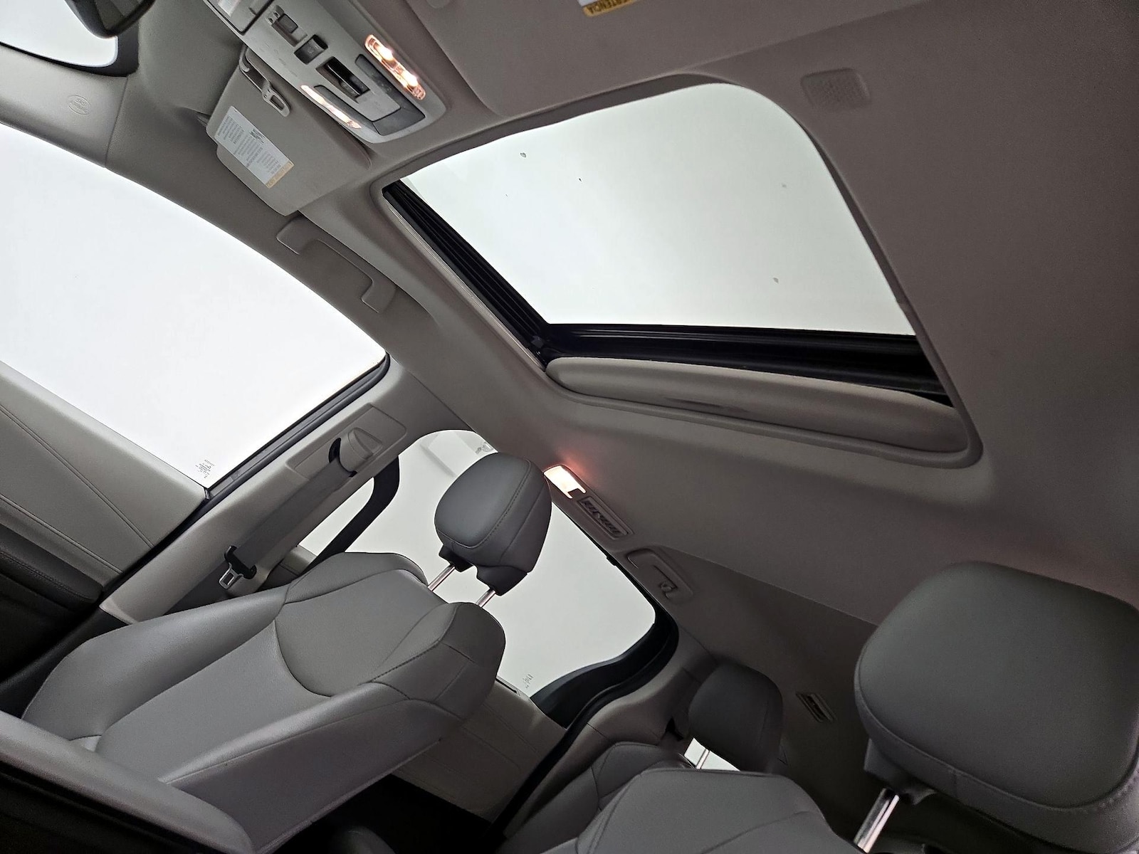 2022 Toyota Sienna XLE - Photo 20
