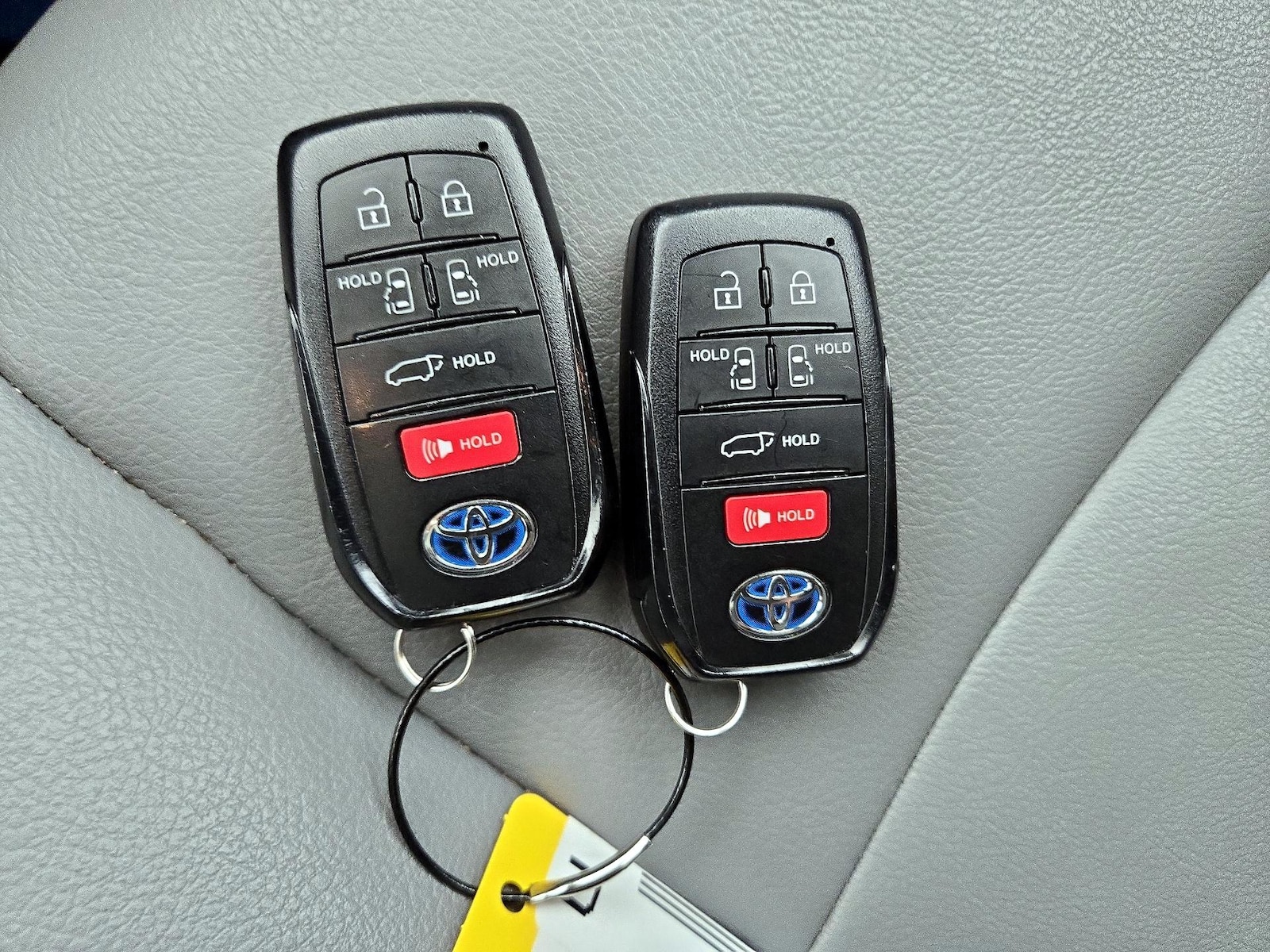 2022 Toyota Sienna XLE - Photo 26