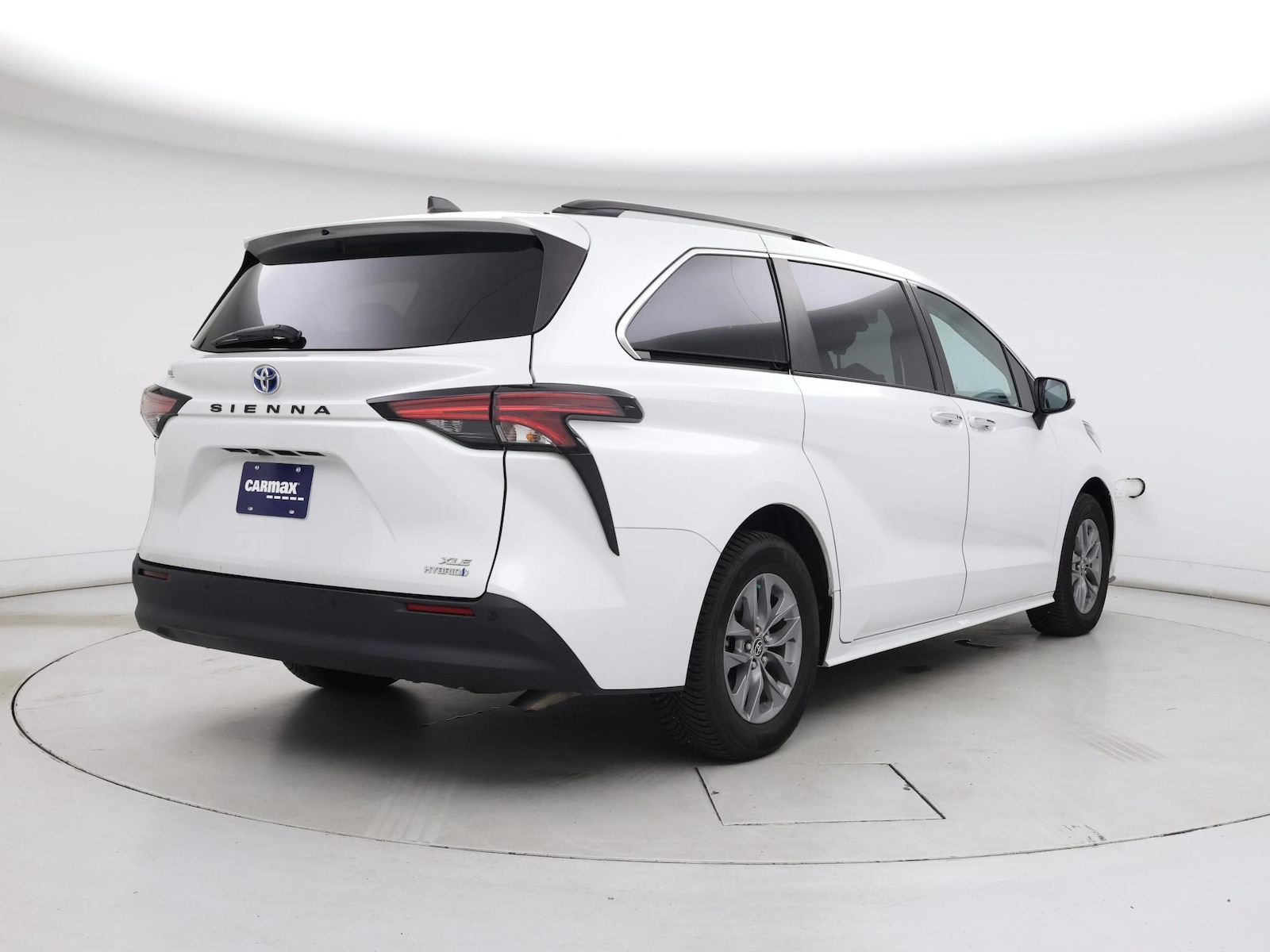 2022 Toyota Sienna XLE - Photo 9