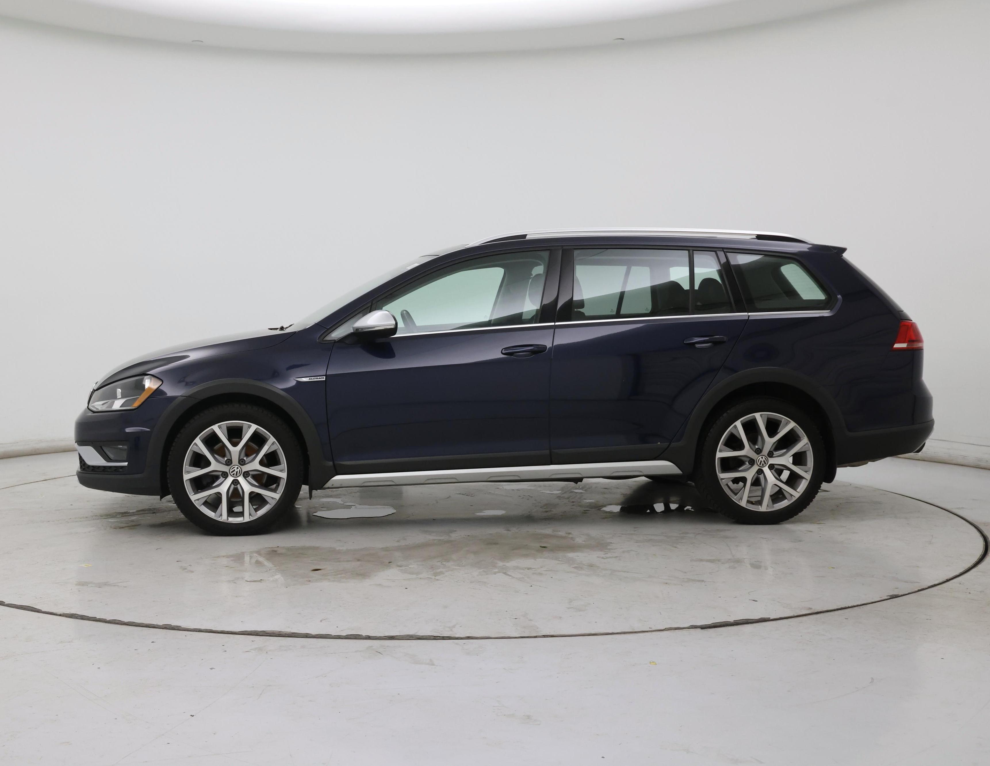 Thumbnail: 2017 Volkswagen Golf - 3