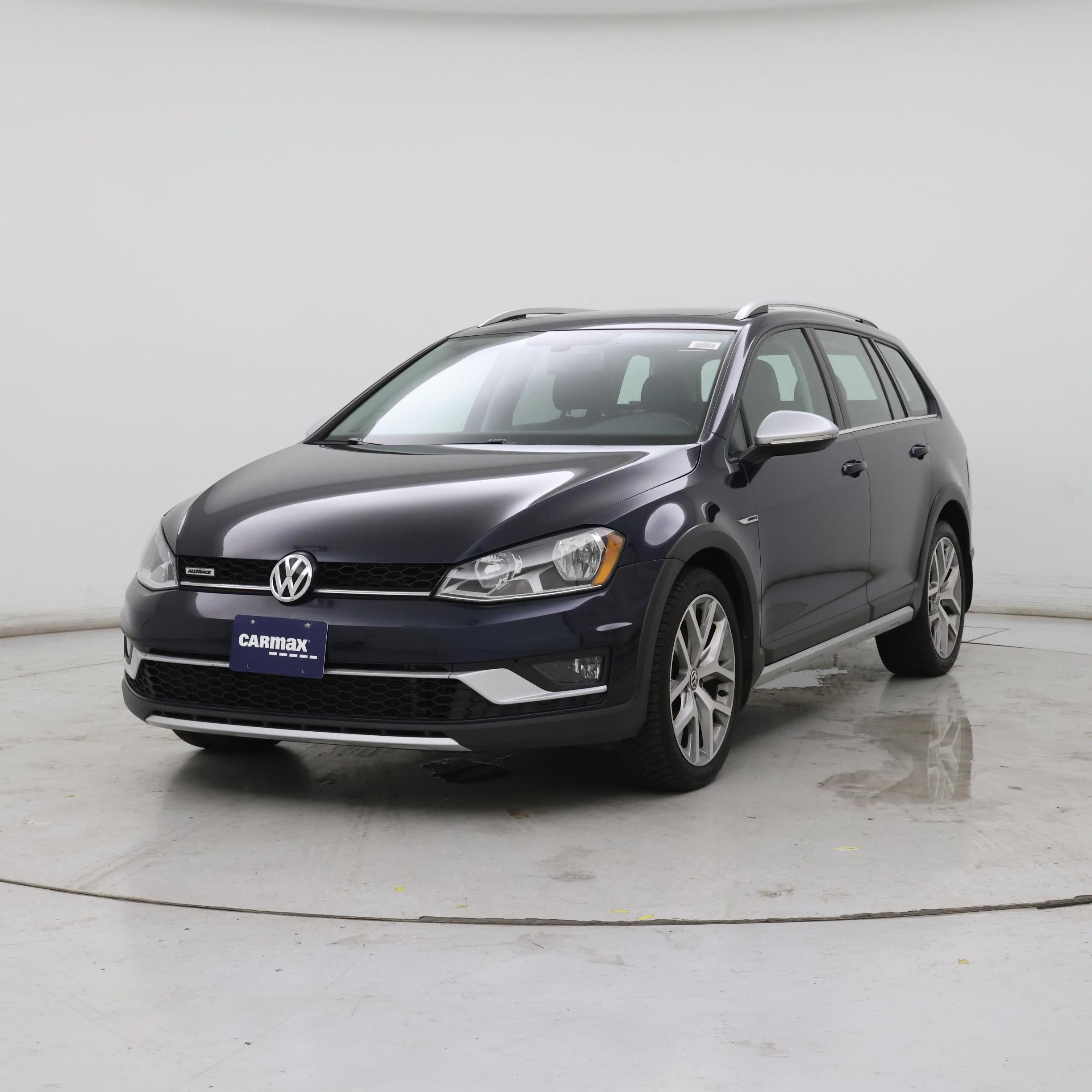 Thumbnail: 2017 Volkswagen Golf - 4