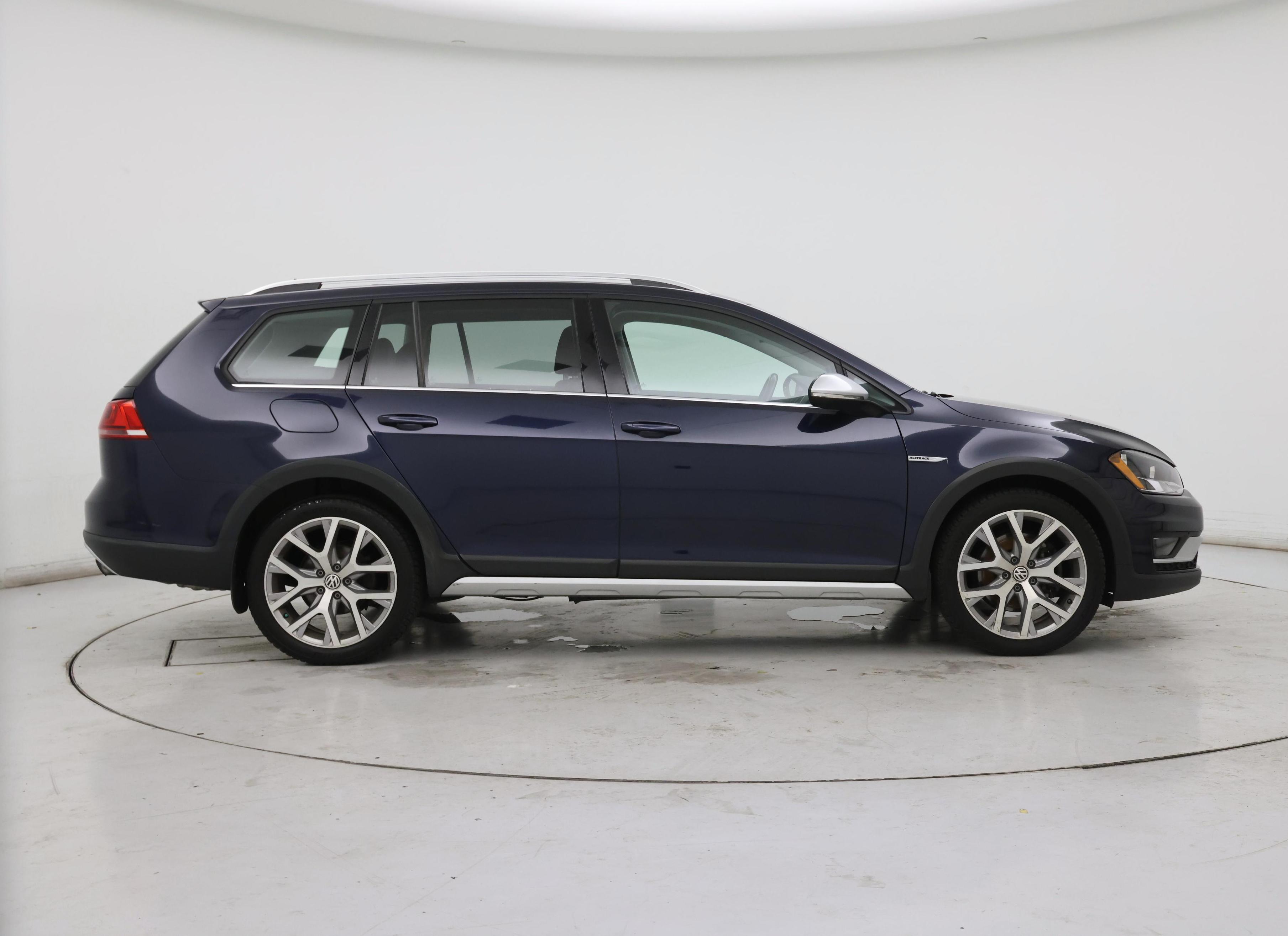 Thumbnail: 2017 Volkswagen Golf - 7
