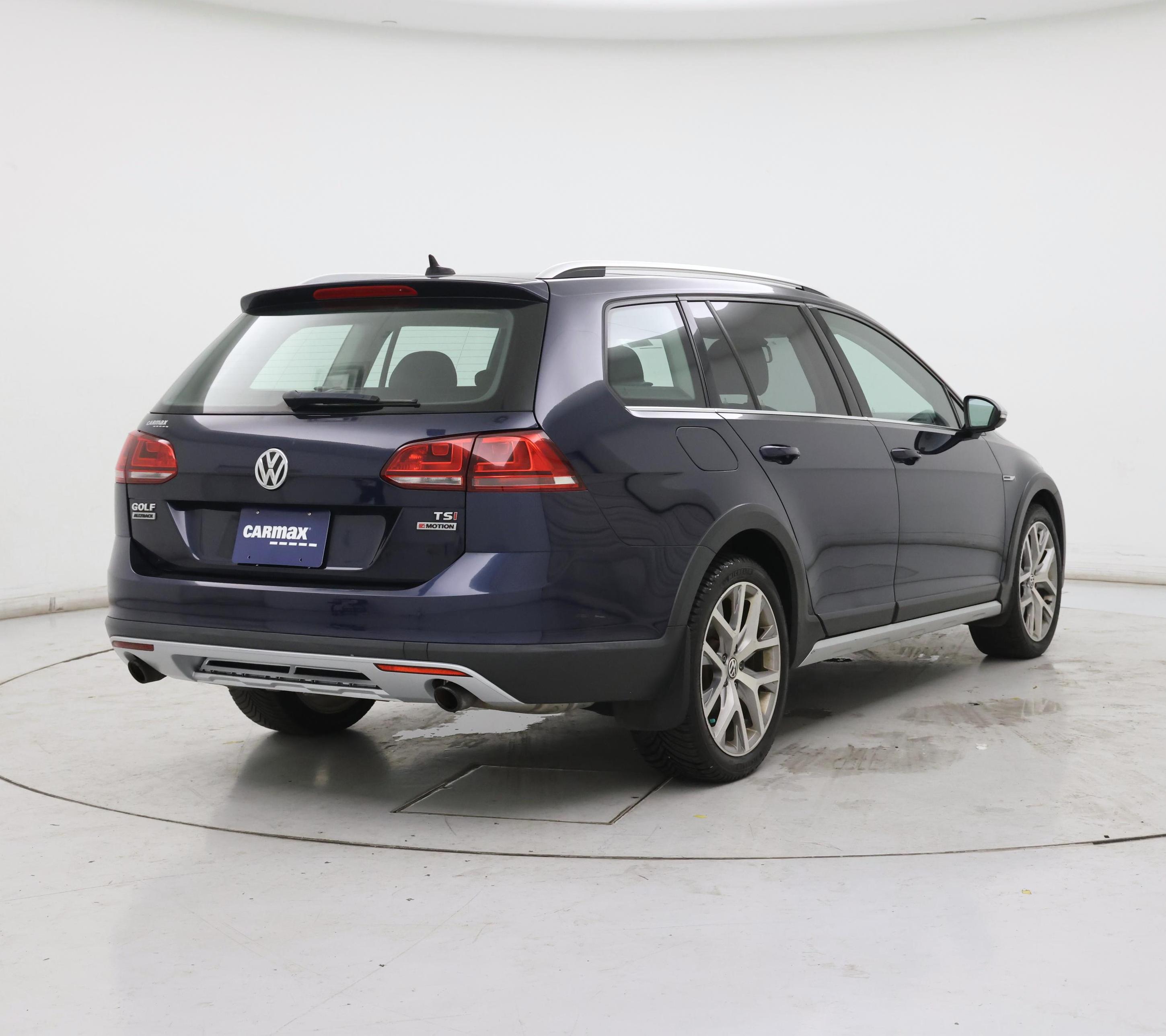 Thumbnail: 2017 Volkswagen Golf - 8