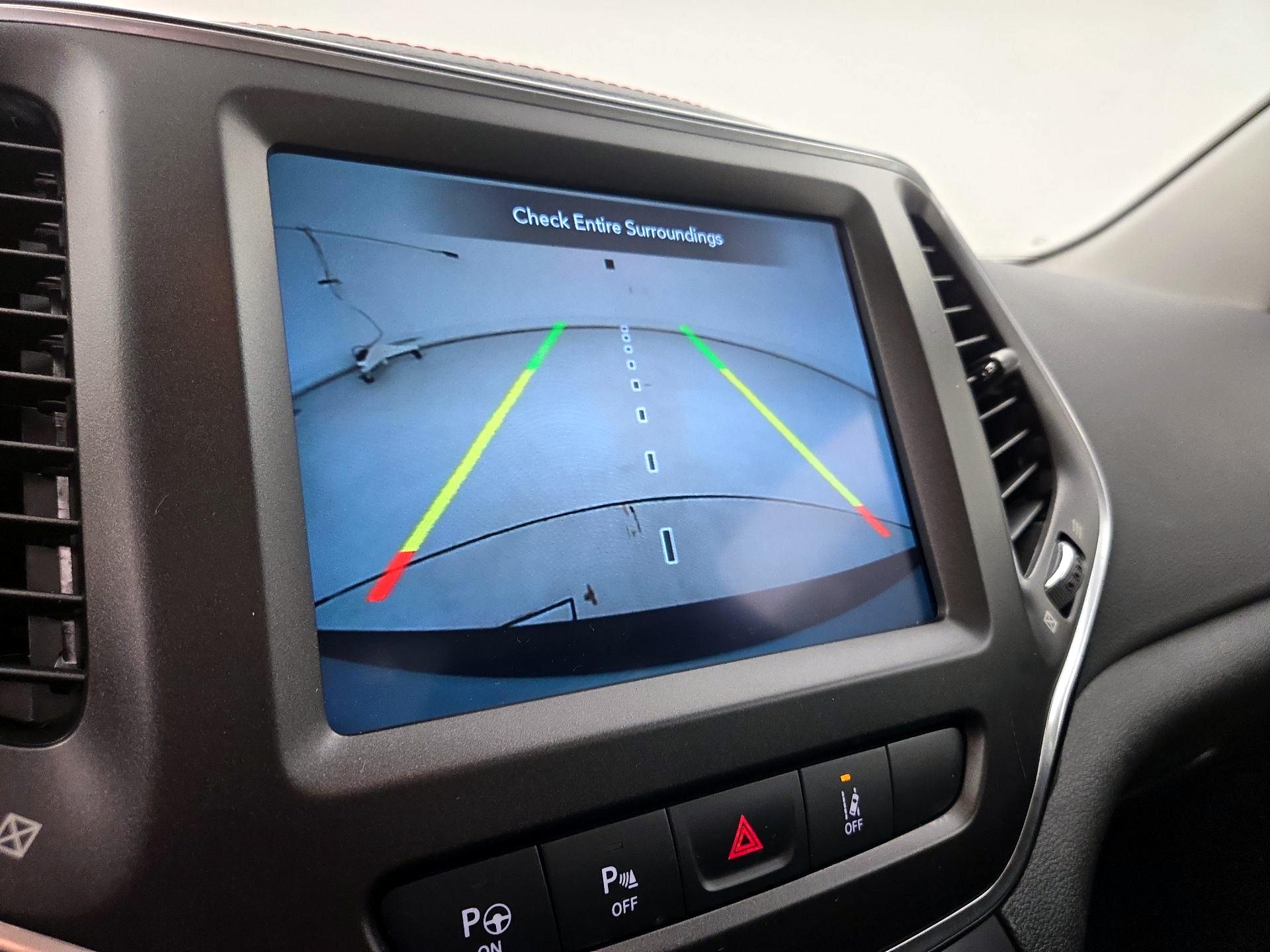 Thumbnail: 2021 Jeep Cherokee - 15