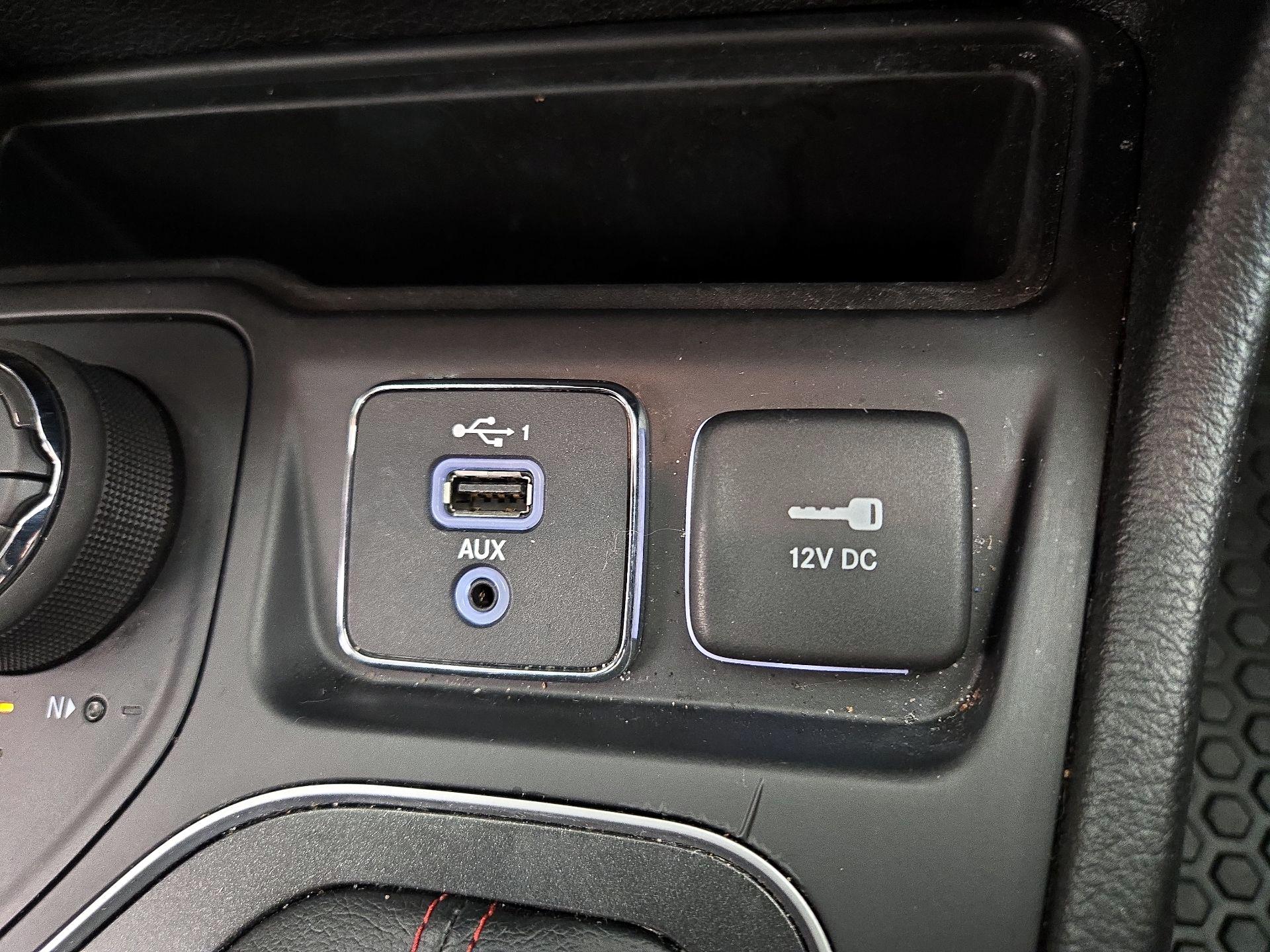 Thumbnail: 2021 Jeep Cherokee - 19