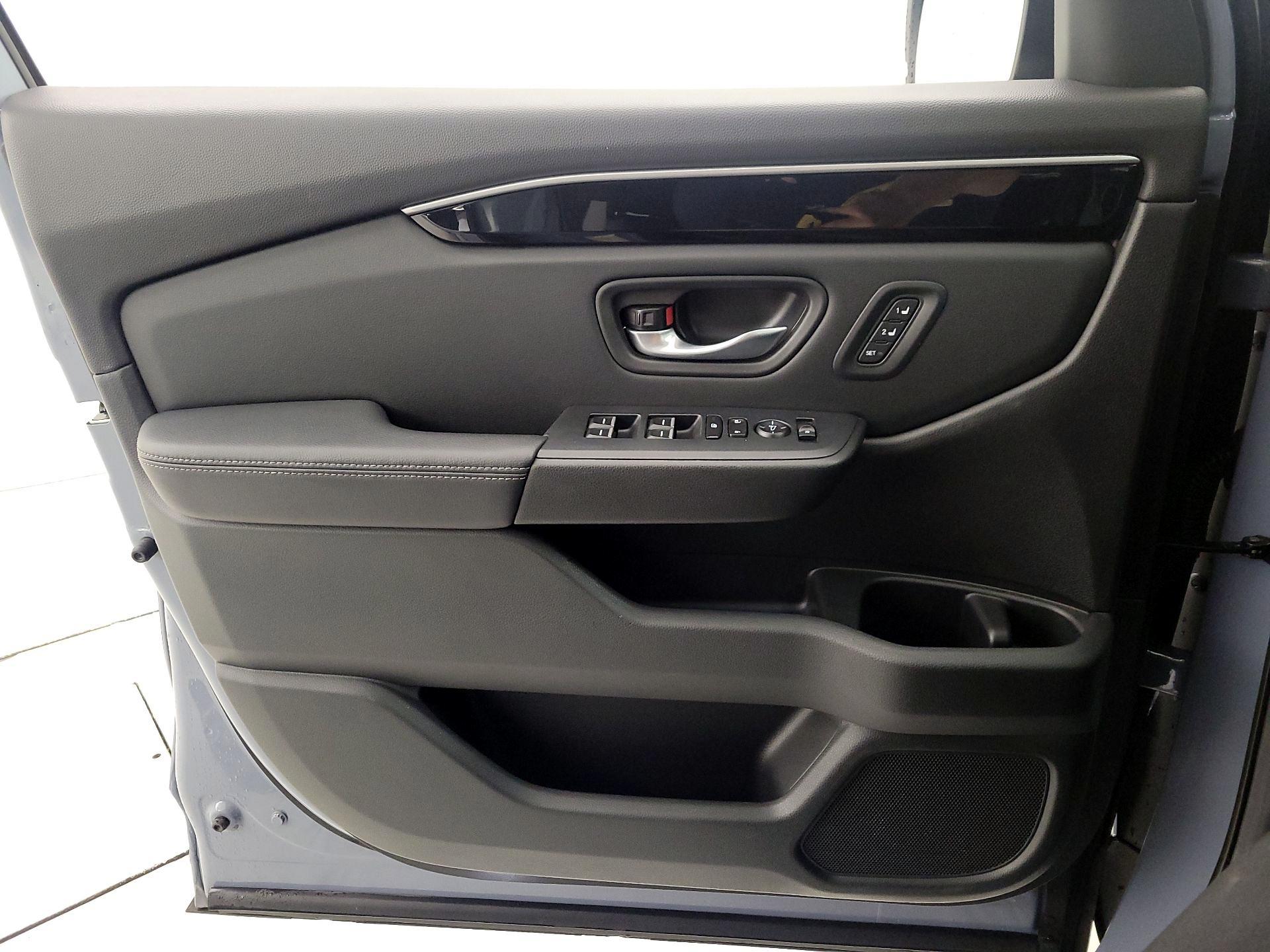 Thumbnail: 2024 Honda Pilot - 12