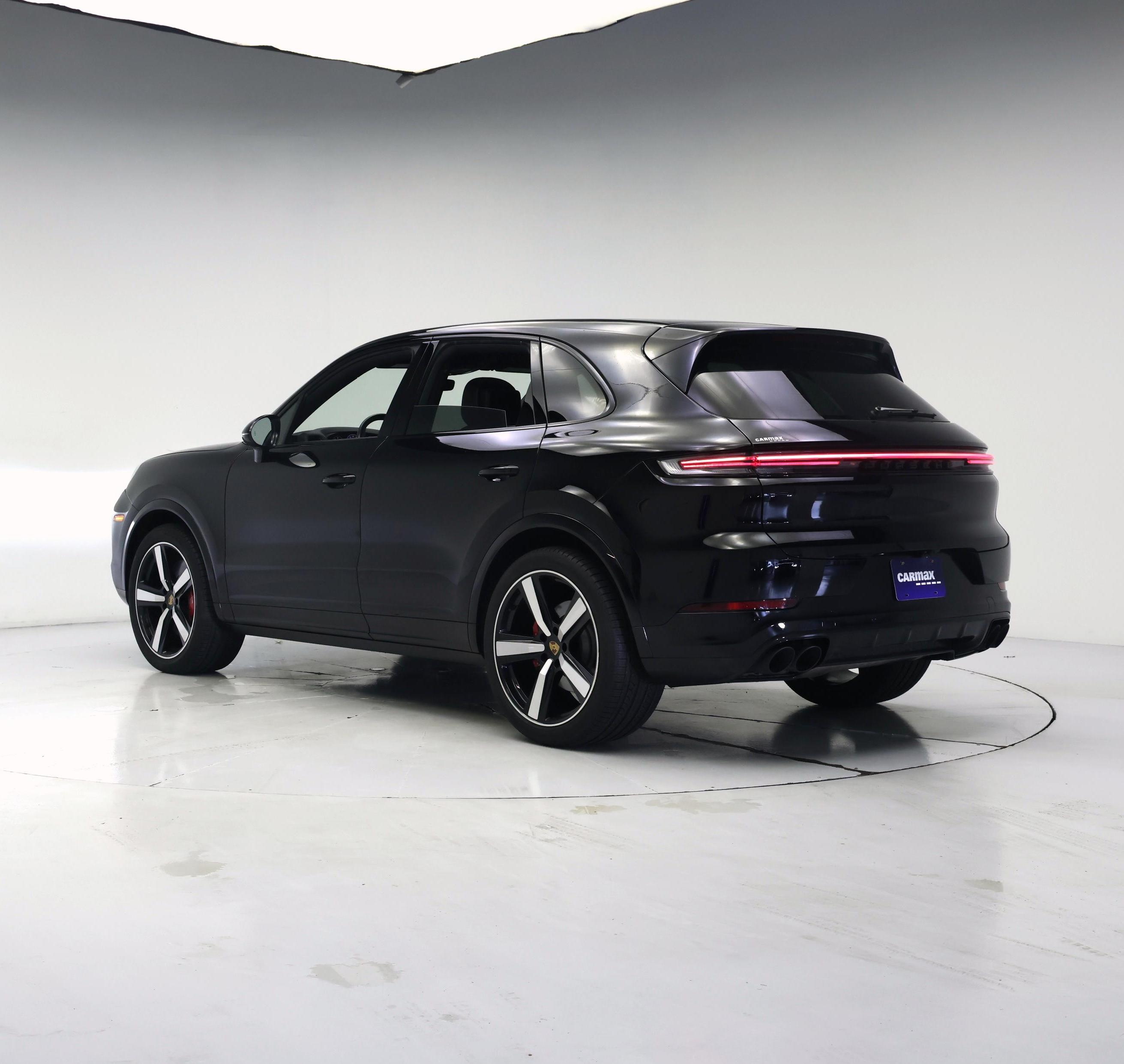 Thumbnail: 2024 Porsche Cayenne - 2