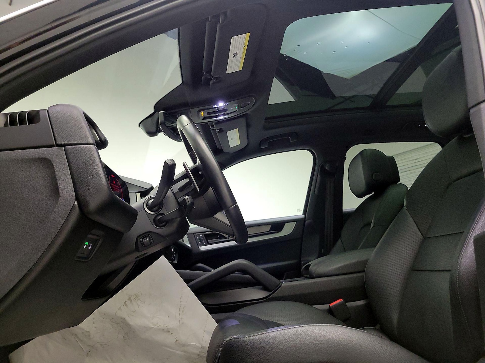2024 Porsche Cayenne S - Photo 21