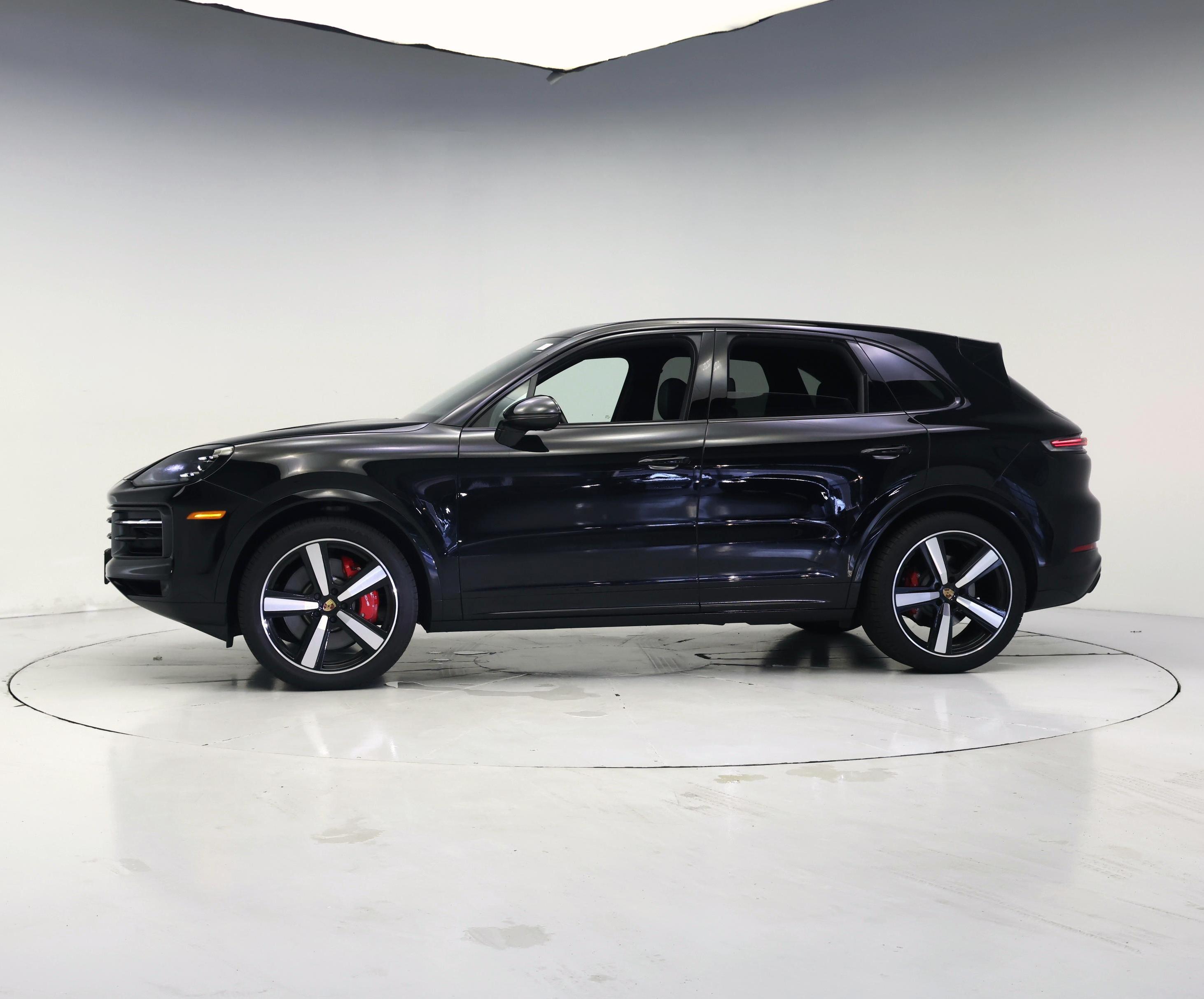 Thumbnail: 2024 Porsche Cayenne - 3