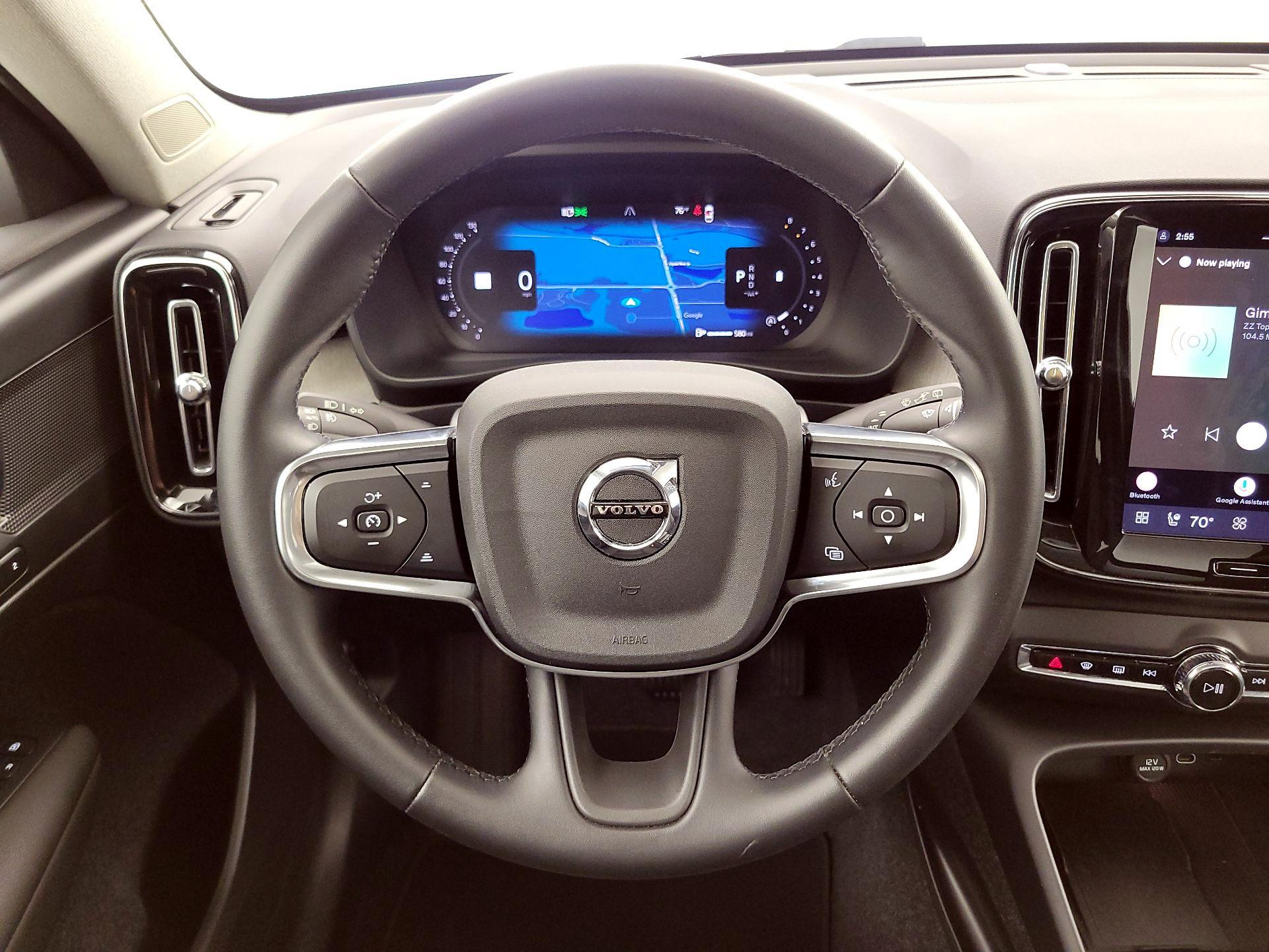 Thumbnail: 2025 Volvo XC40 - 10