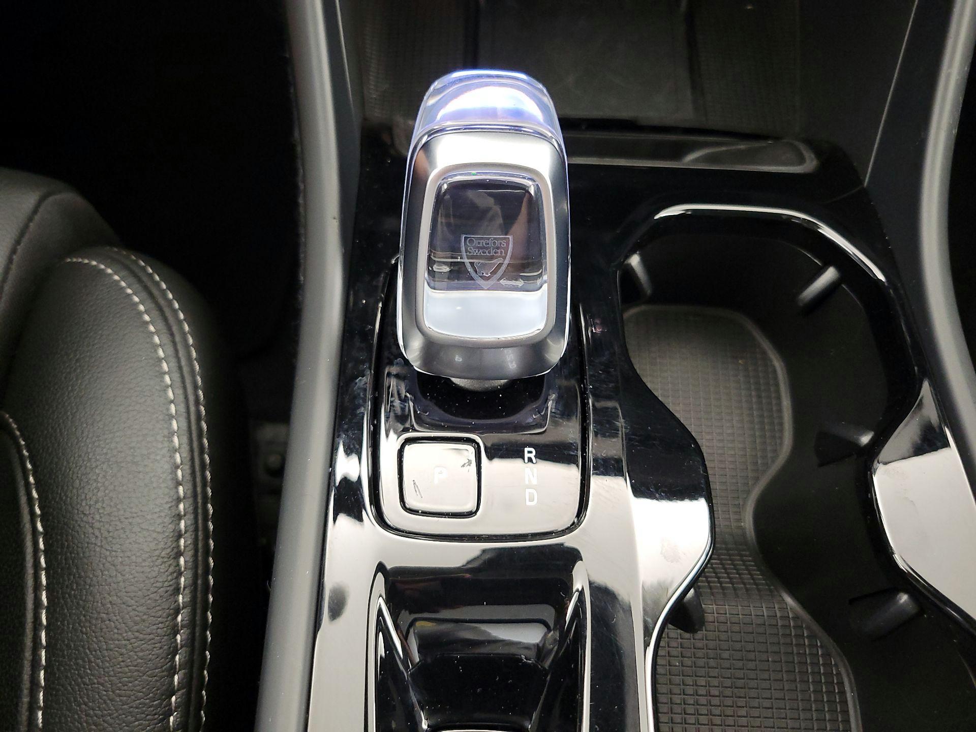 Thumbnail: 2025 Volvo XC40 - 18