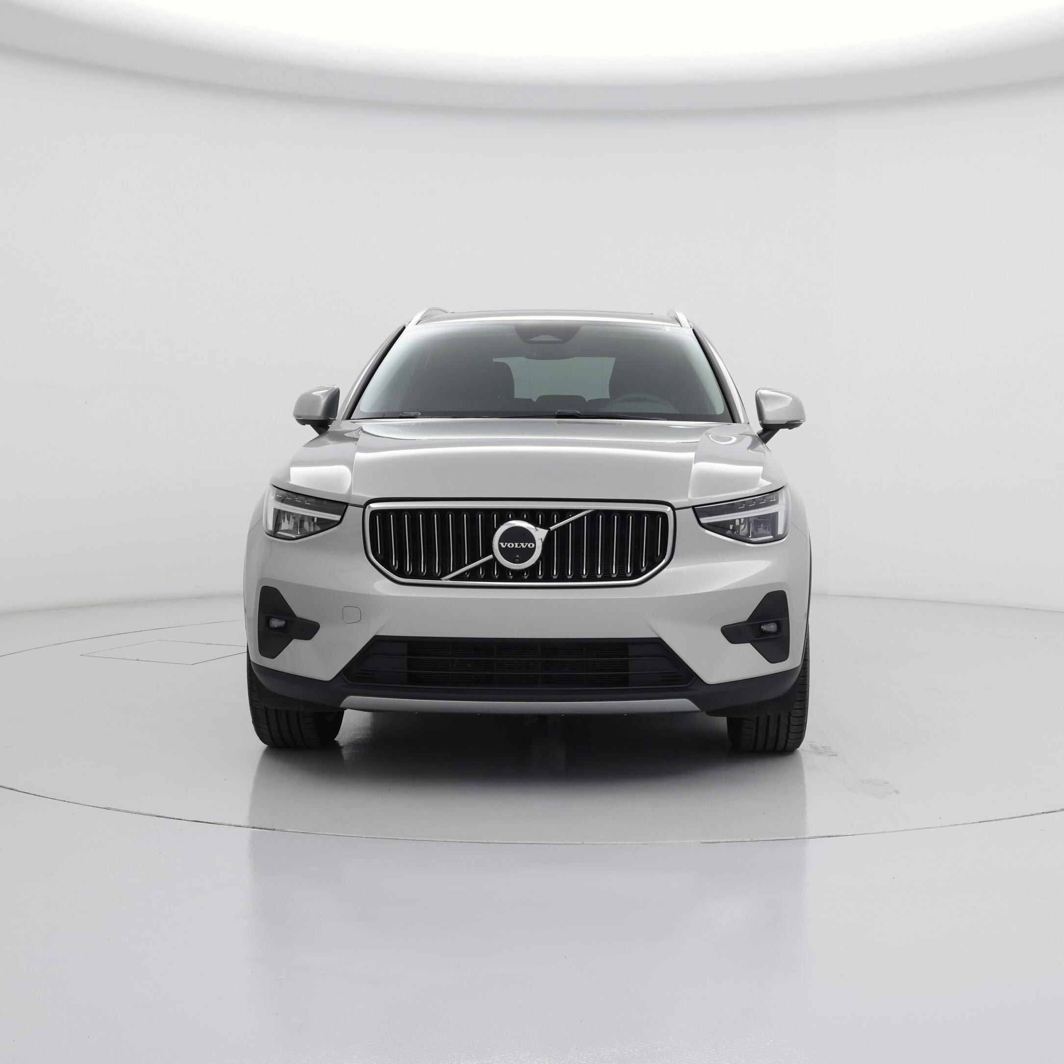 Thumbnail: 2025 Volvo XC40 - 5