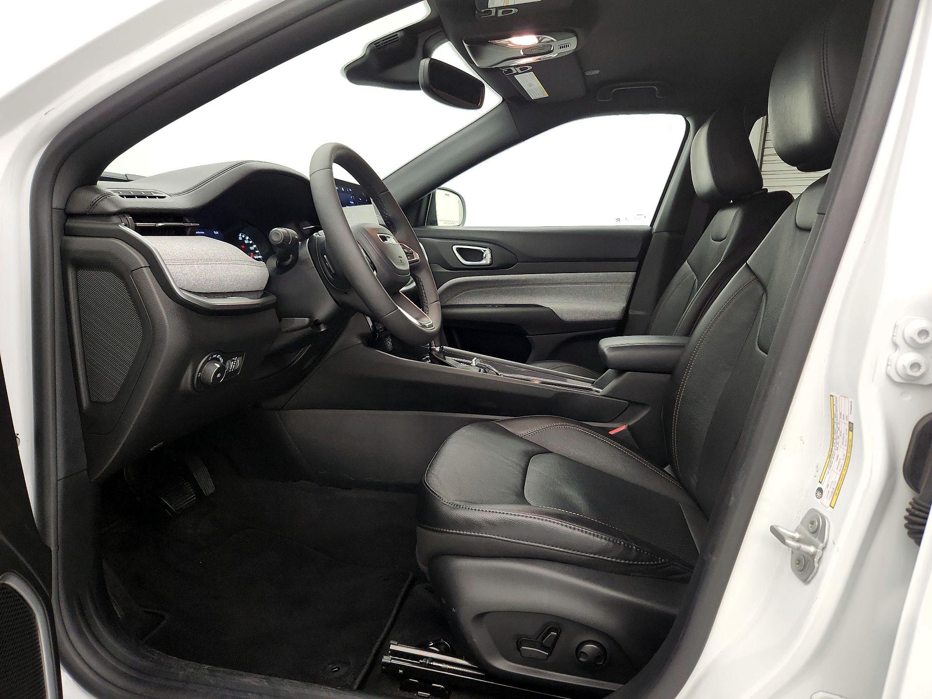 Thumbnail: 2023 Jeep Compass - 11