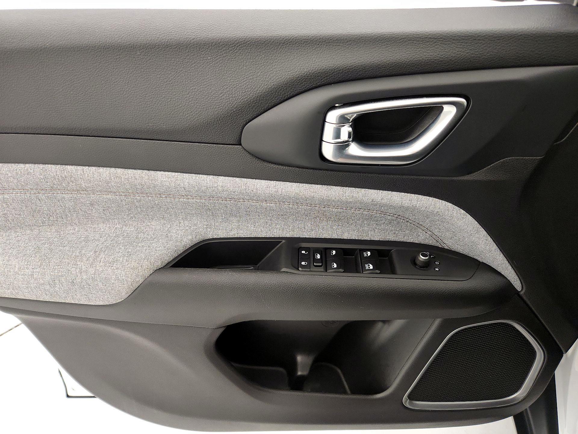 Thumbnail: 2023 Jeep Compass - 12