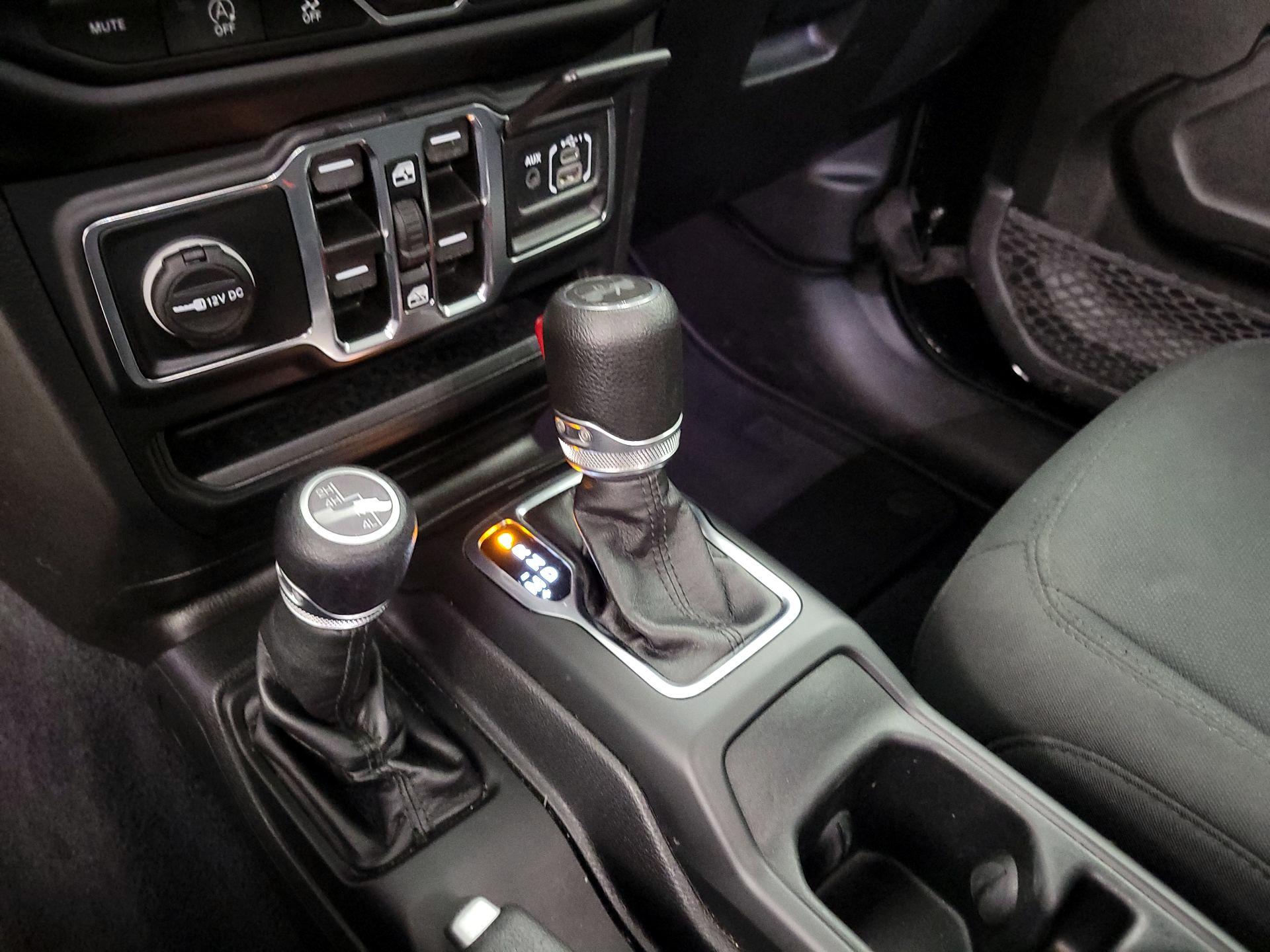 Thumbnail: 2022 Jeep Wrangler - 17