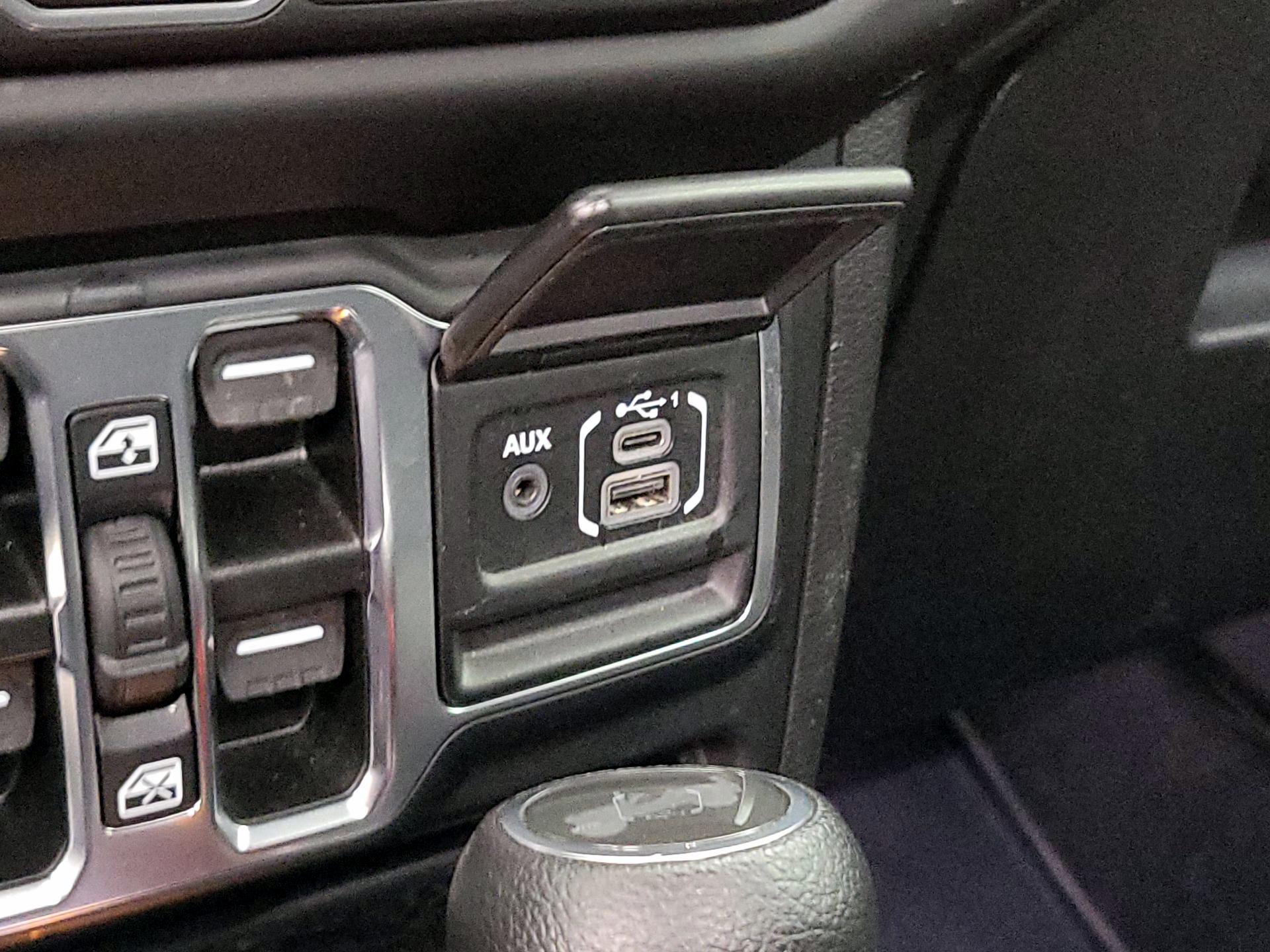 Thumbnail: 2022 Jeep Wrangler - 18