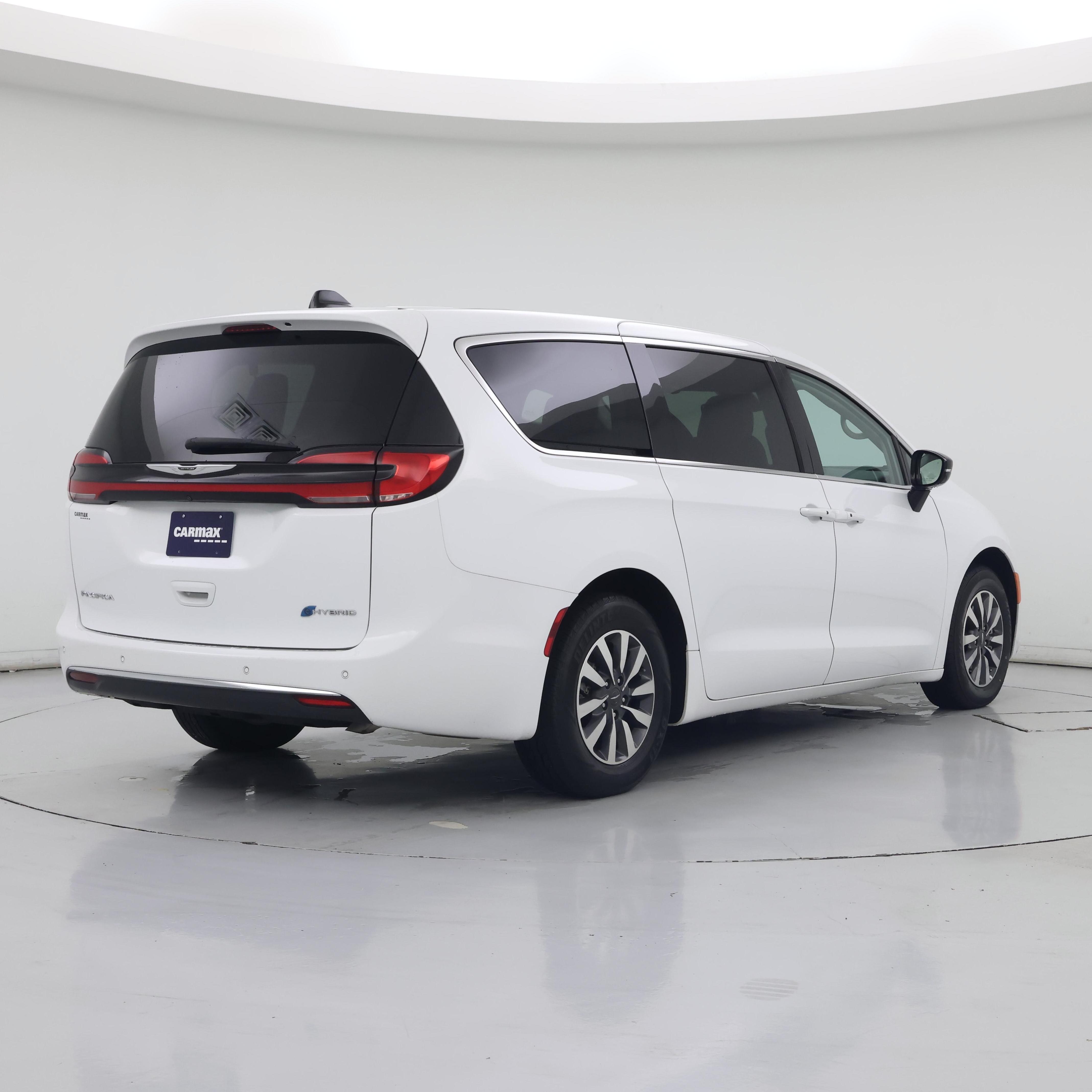 Thumbnail: 2024 Chrysler Pacifica - 8