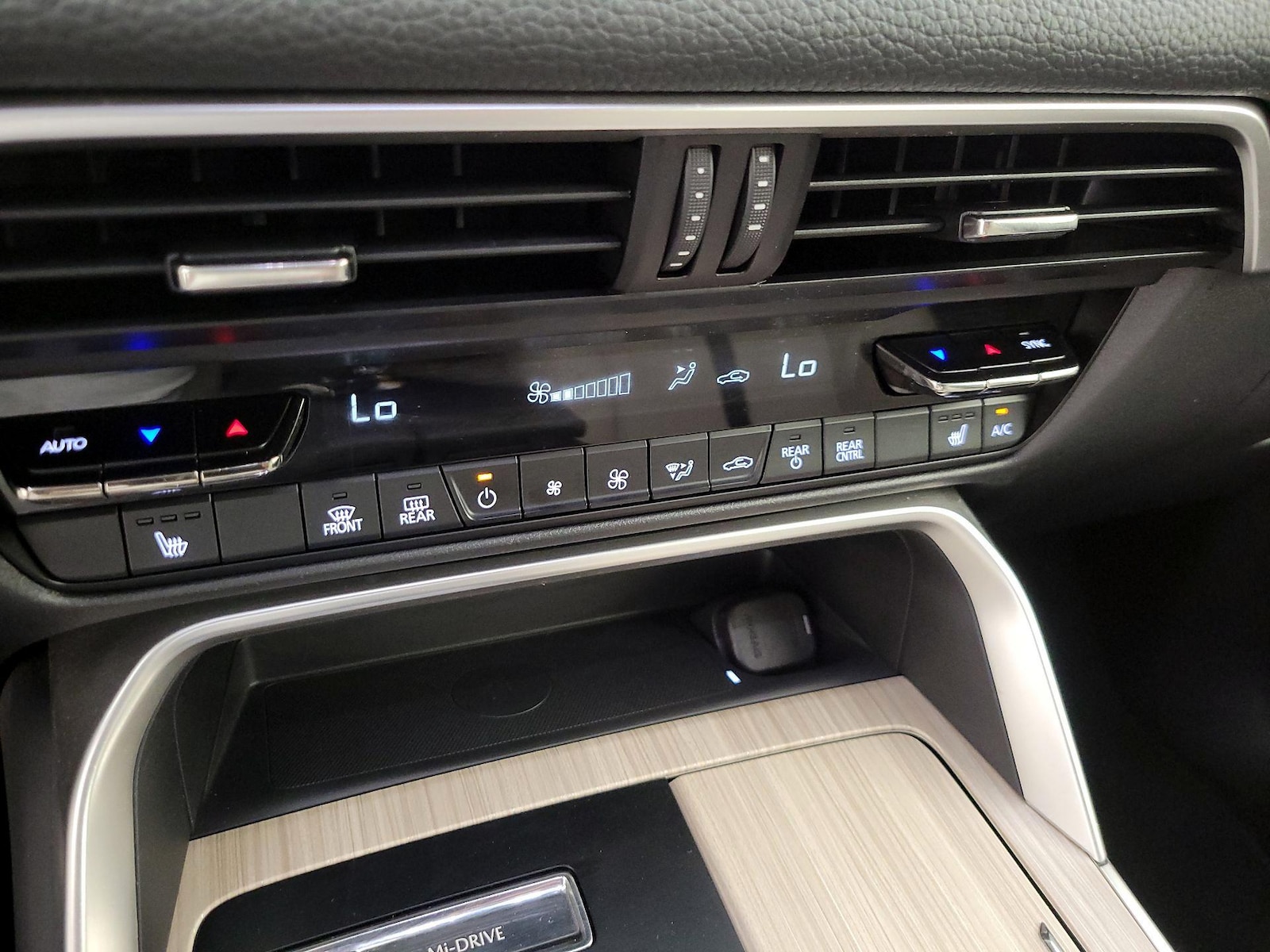 2024 Mazda CX-90 Turbo Premium Package - Photo 17