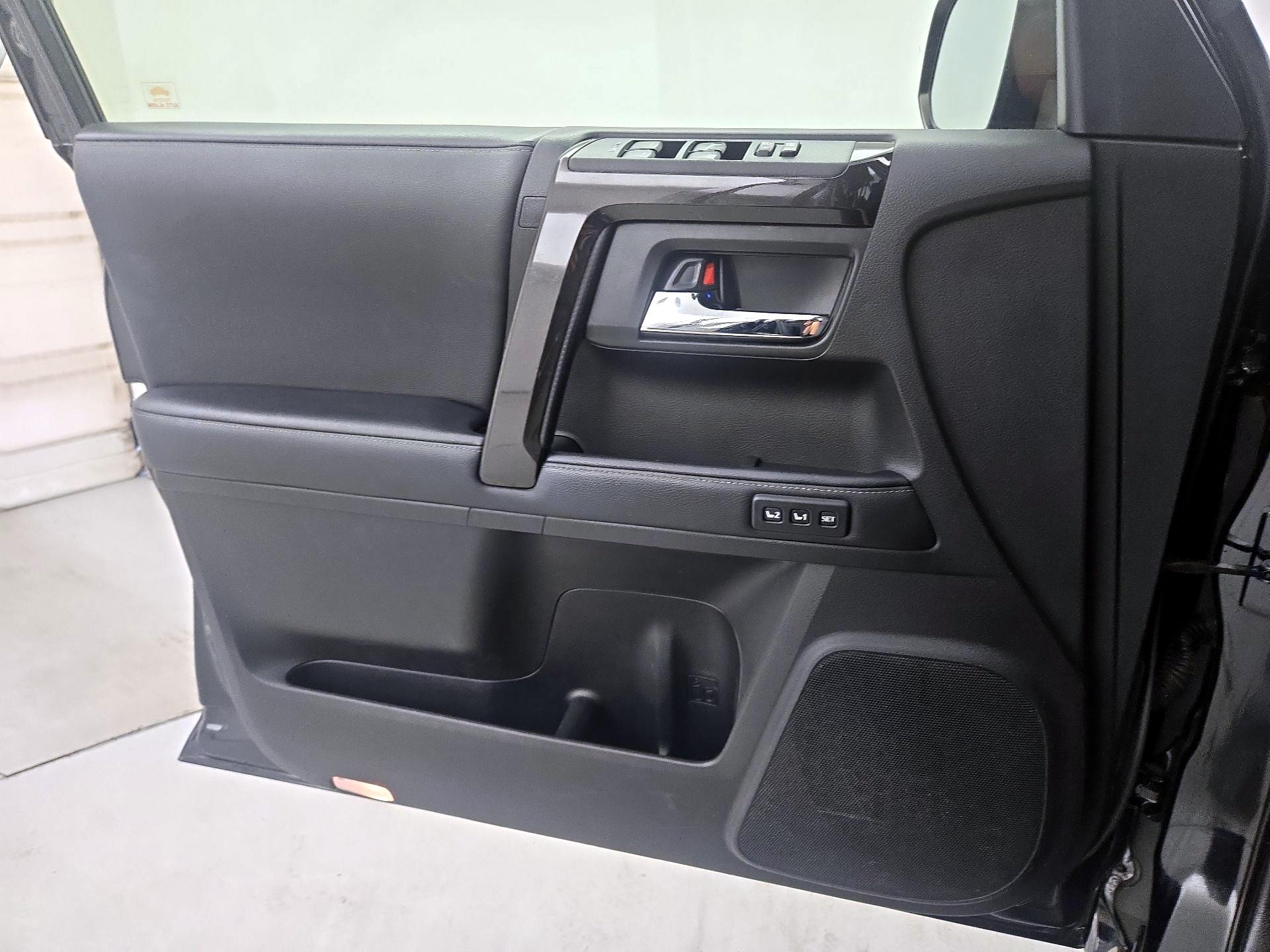 Thumbnail: 2020 Toyota 4Runner - 12