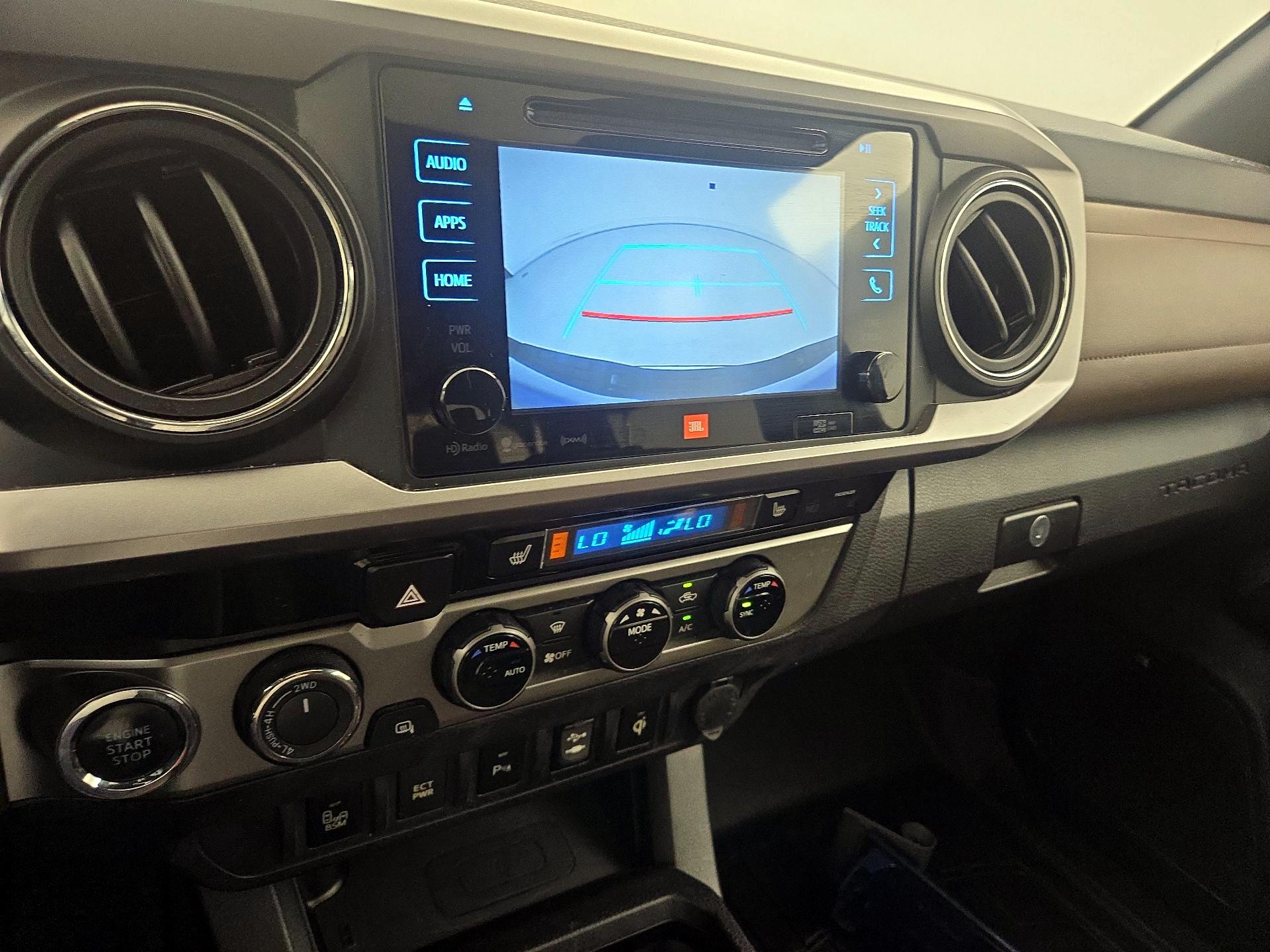 Thumbnail: 2016 Toyota Tacoma - 15