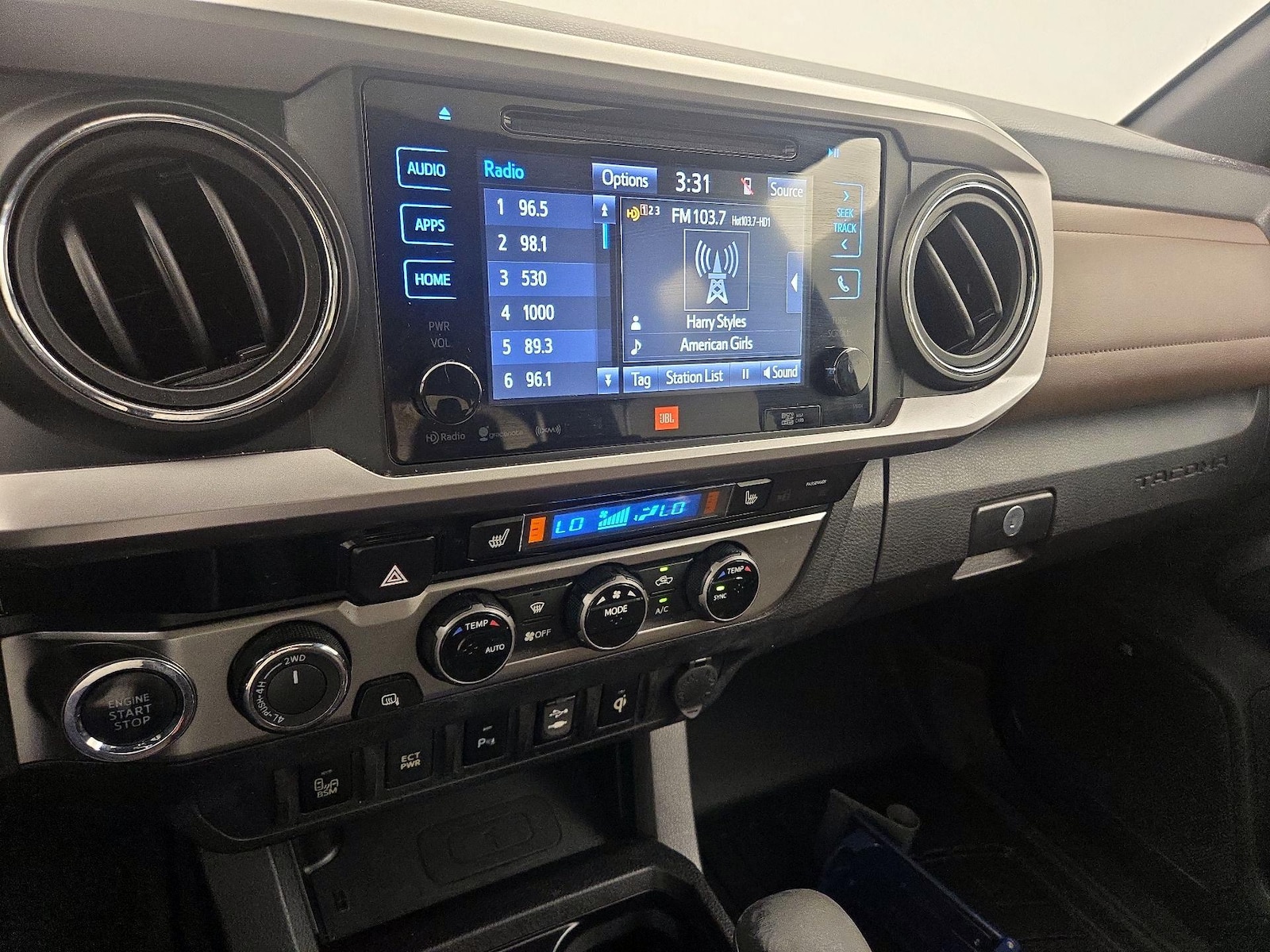 2016 Toyota Tacoma Limited - Photo 17