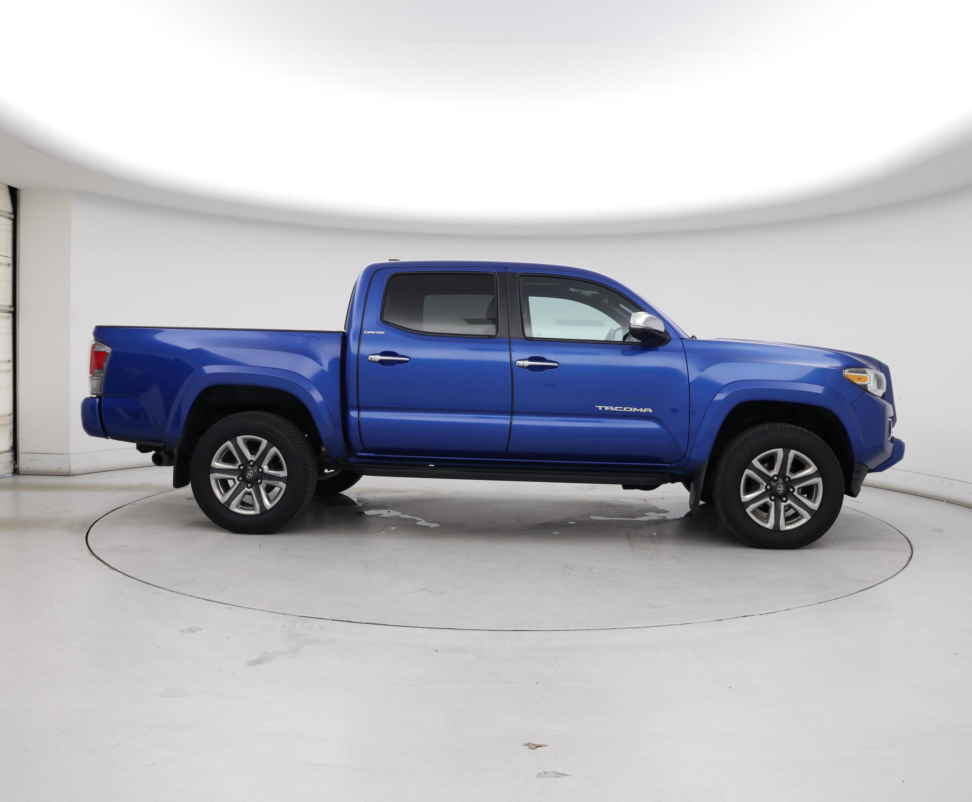 Thumbnail: 2016 Toyota Tacoma - 7