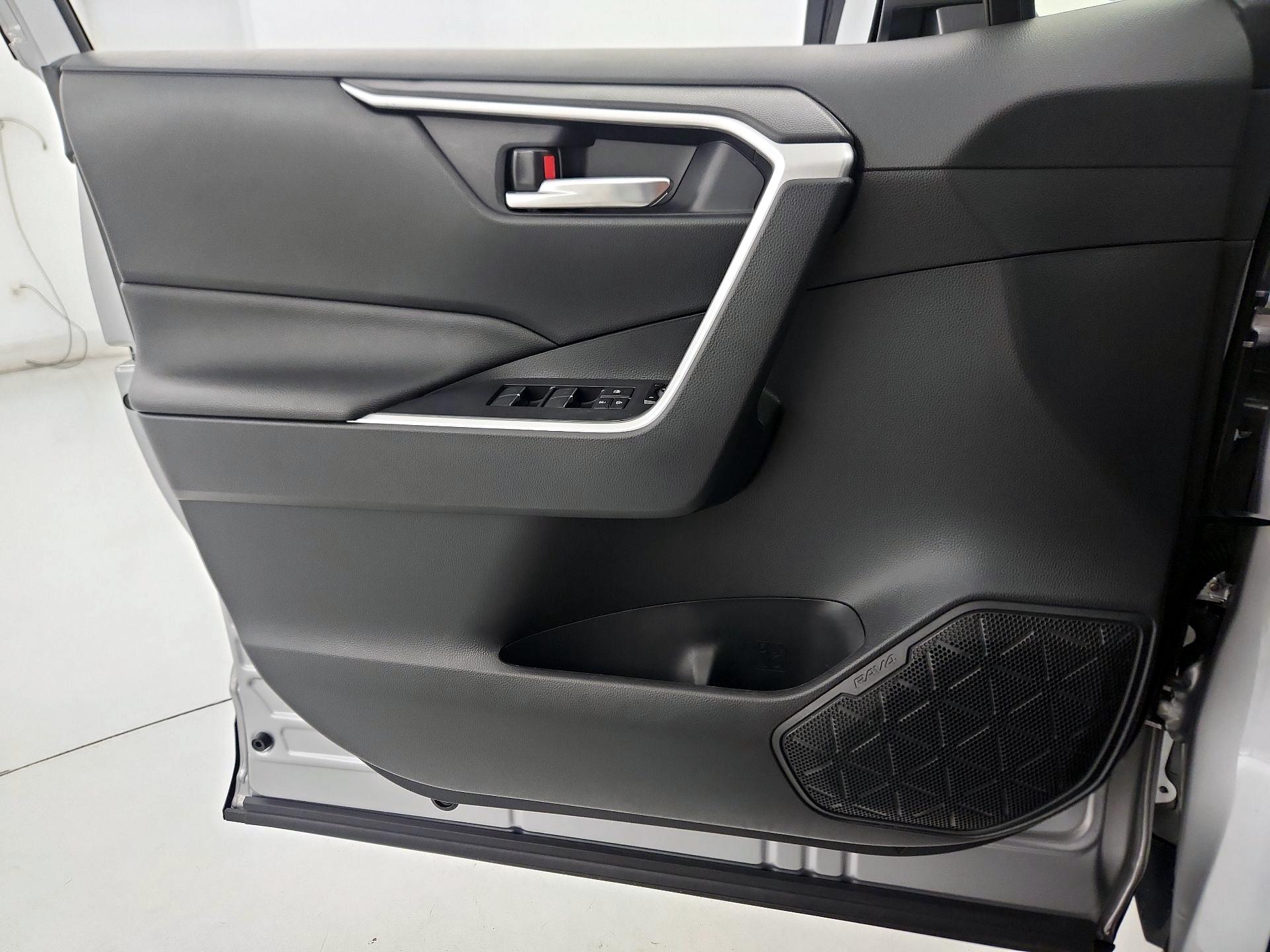 Thumbnail: 2023 Toyota RAV4 - 12