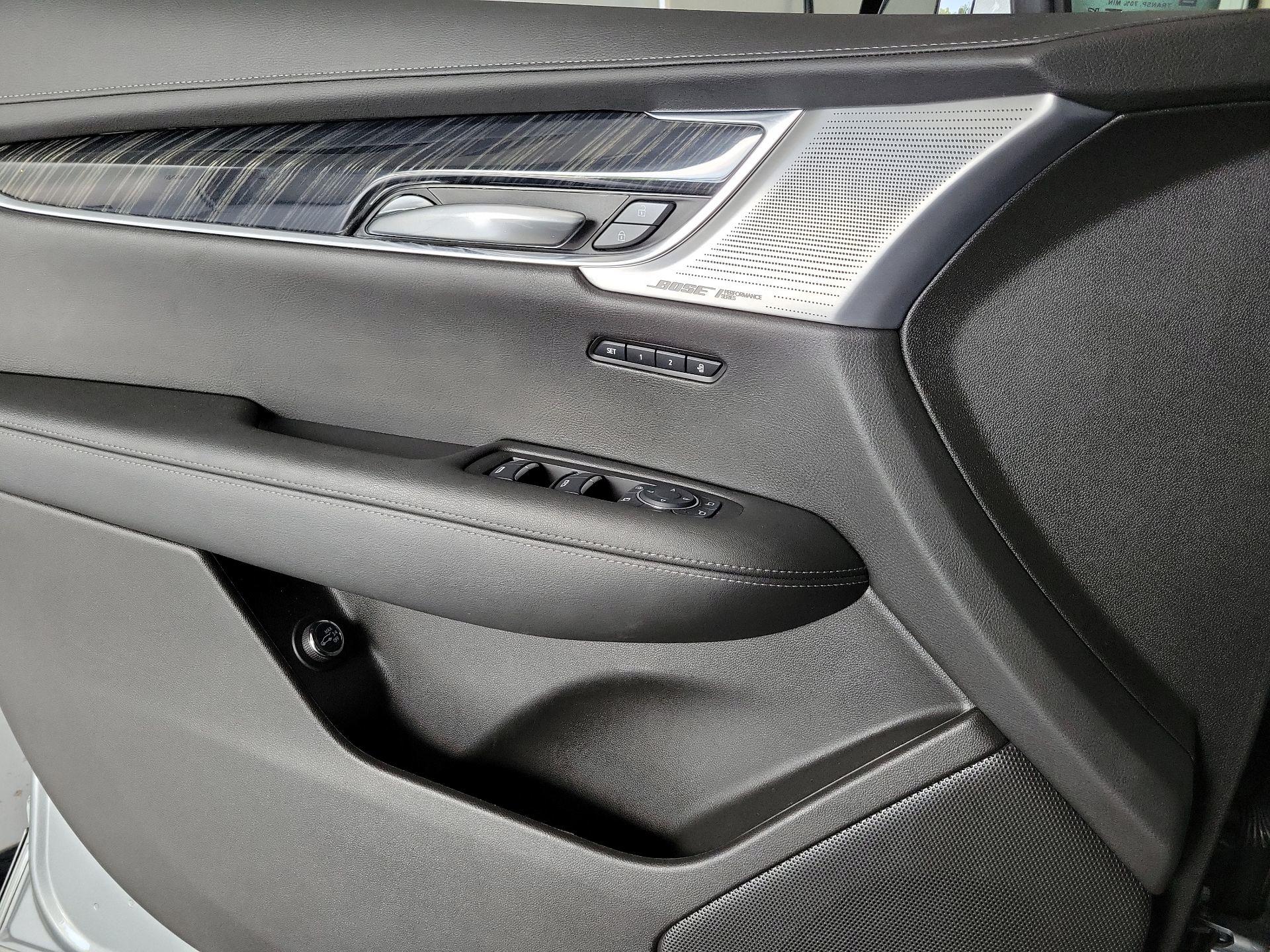 Thumbnail: 2023 Cadillac XT6 - 12