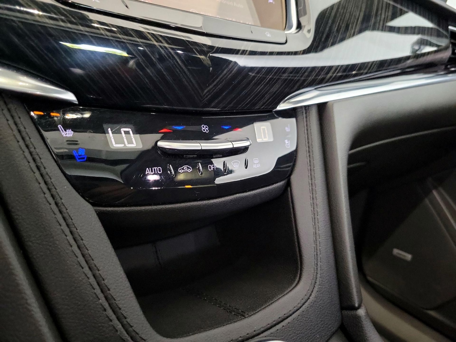 2023 Cadillac XT6 Premium Luxury - Photo 18