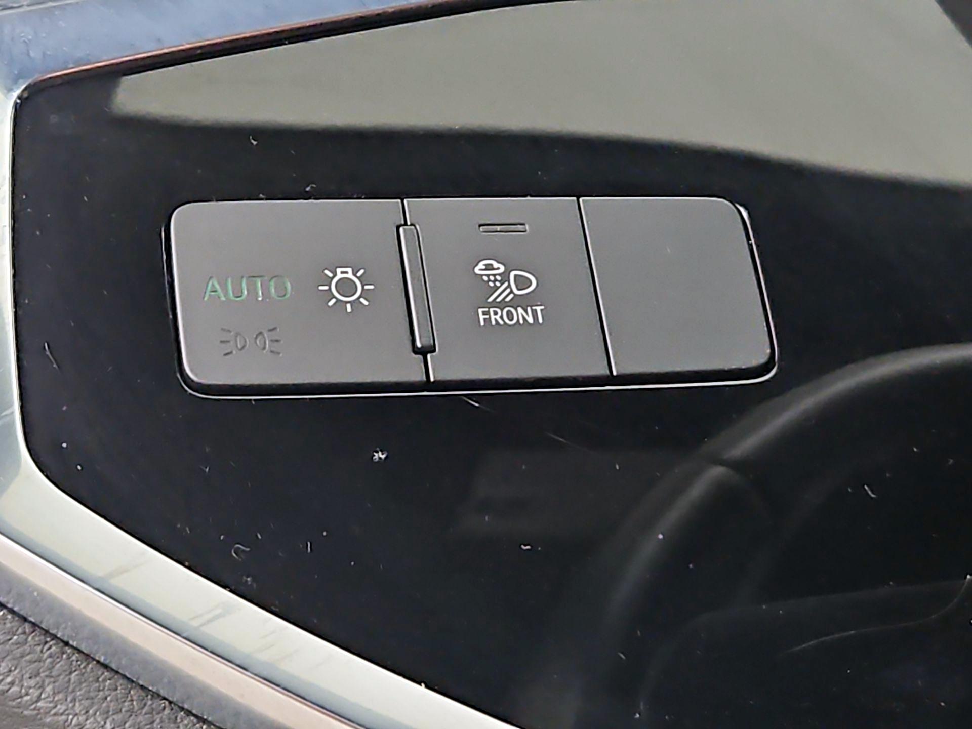 Thumbnail: 2023 Audi Q3 - 13