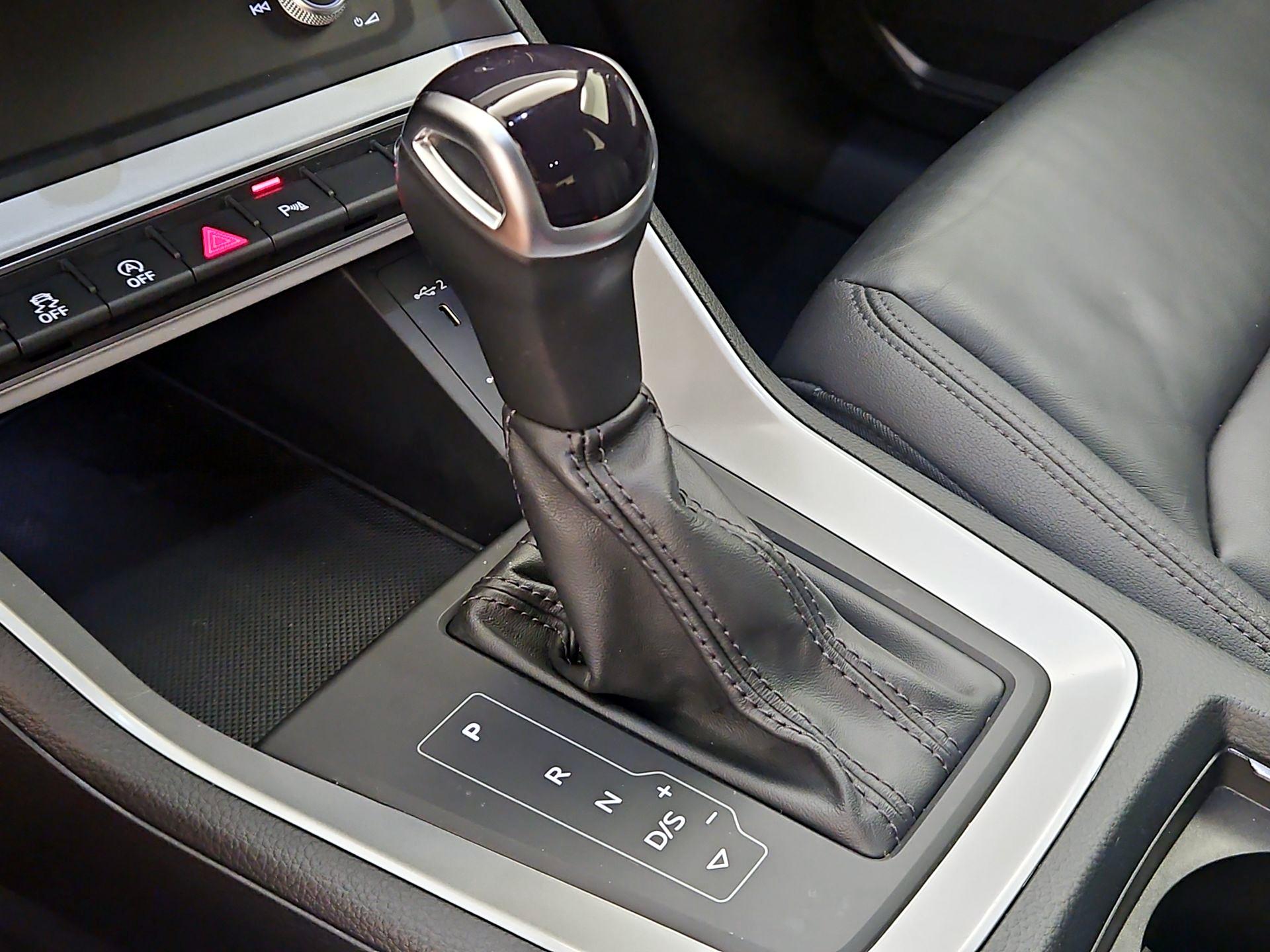 Thumbnail: 2023 Audi Q3 - 17